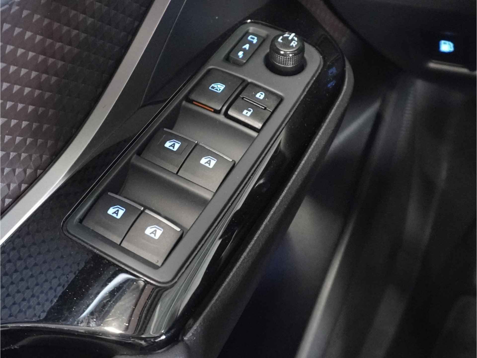 Toyota C-HR 1.8 Hybrid Executive | NL auto | Cruise Control Adaptief | Navigatie | Premium Pack | PDC voor + achter | Parkeer Assistent - 20/51