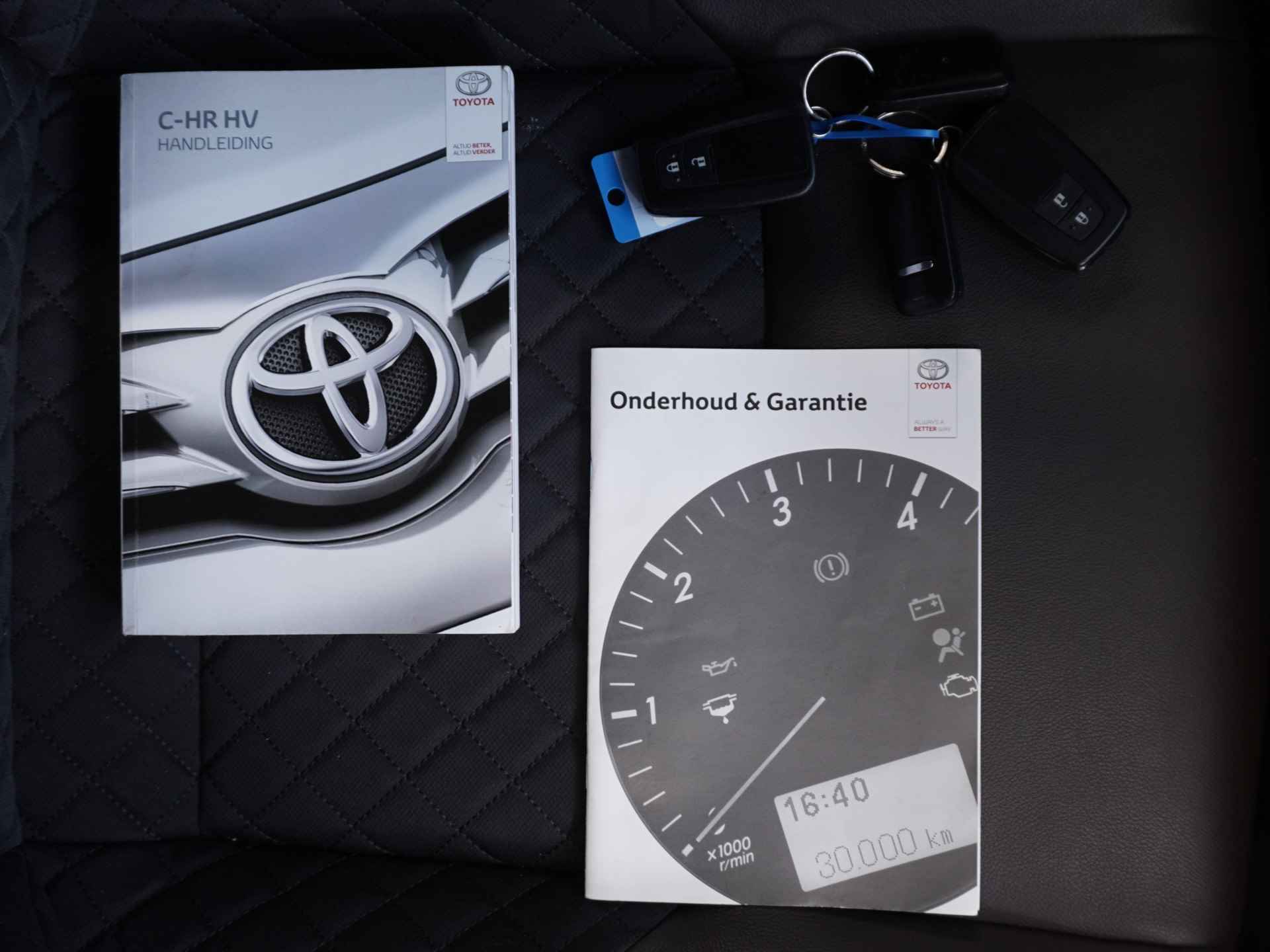 Toyota C-HR 1.8 Hybrid Executive | NL auto | Cruise Control Adaptief | Navigatie | Premium Pack | PDC voor + achter | Parkeer Assistent - 48/51