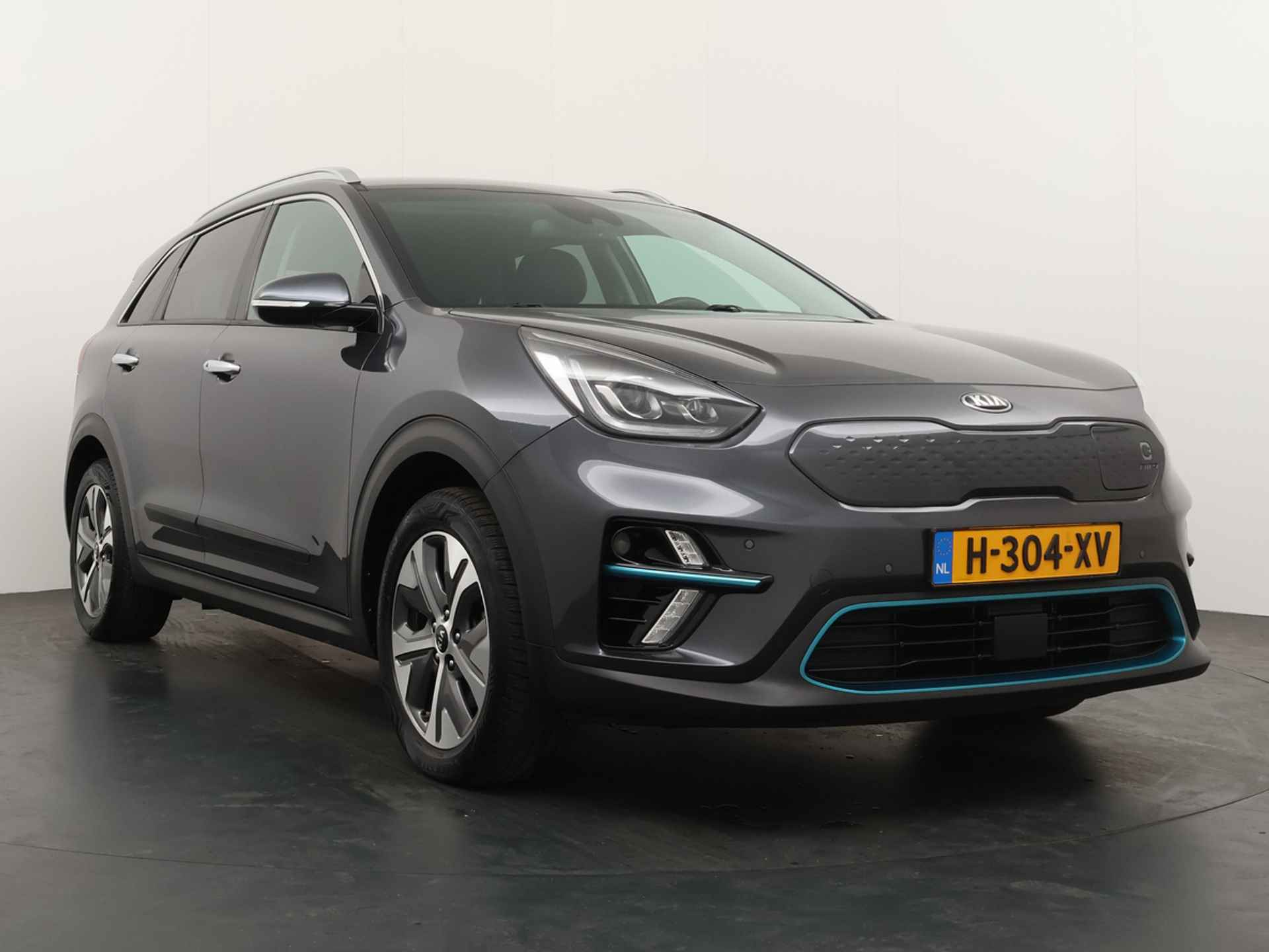 Kia e-Niro ExecutiveLine 64 kWh - Lederen bekleding - LED koplampen - Navigatie - Stoelverwarming + koeling - 12 maanden BOVAG garantie - 12/46