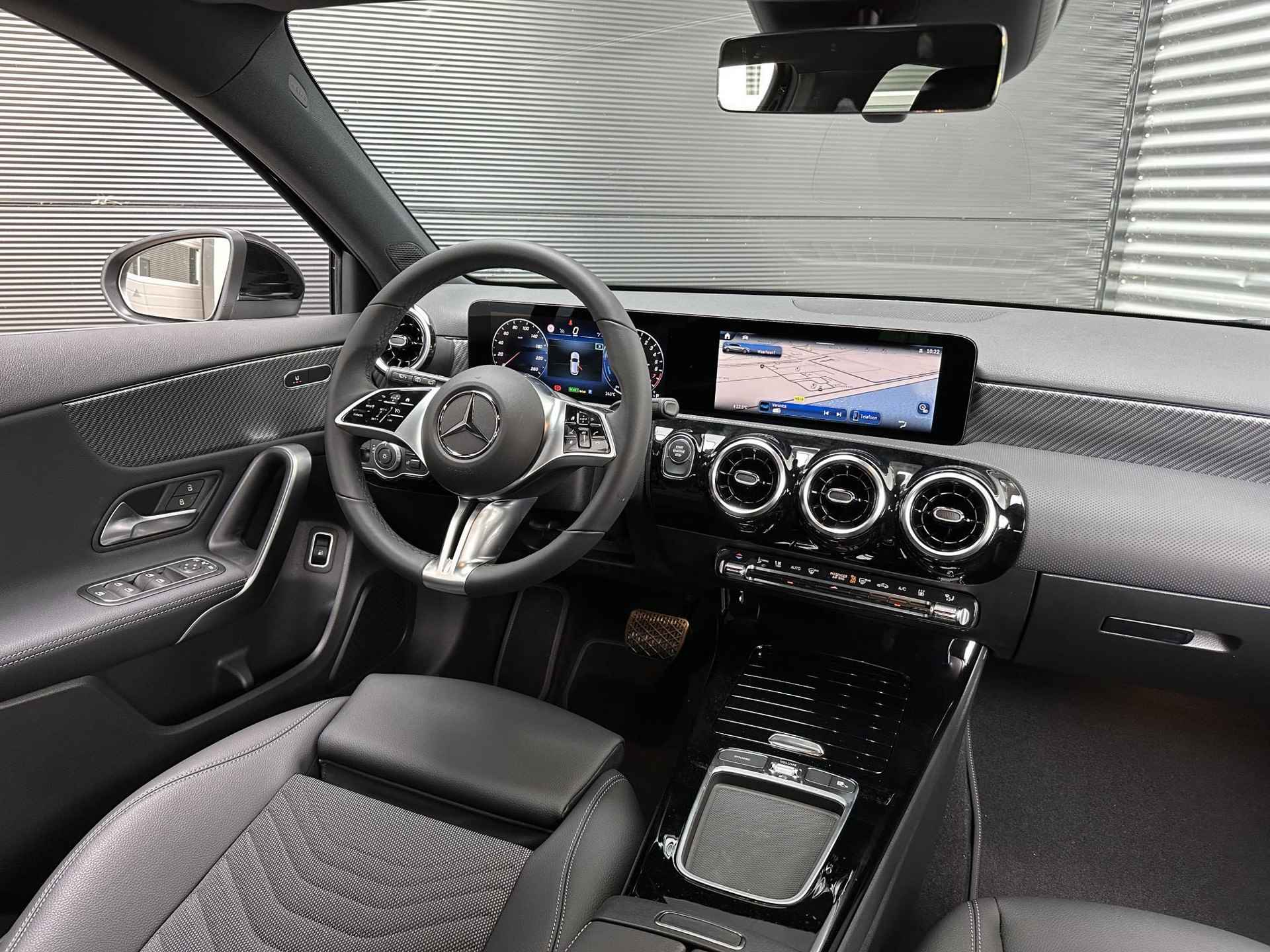 Mercedes-Benz A-klasse 250 e Business Line | Stoelverwarming | Achteruitrijcamera | Dodehoekassistent | Apple & Android Carplay - 3/11