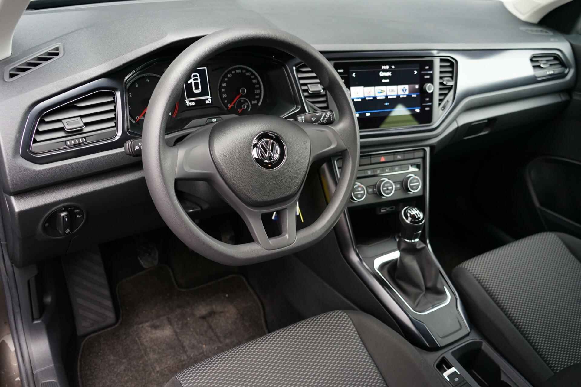 Volkswagen T-Roc 1.0 TSI, NL-auto, CarPlay, clima, PDC, LED - 15/25