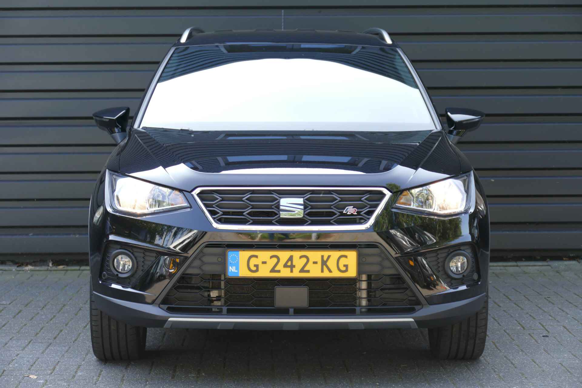 SEAT Arona 1.0 TSI FR BUSINESS INTENSE AUTOMAAT / NAVI / CLIMA / PDC / 18"LMV / CAMERA / TREKHAAK / KEYLESS / LED / BLUETOOTH / ADAPT. CRUI - 4/24