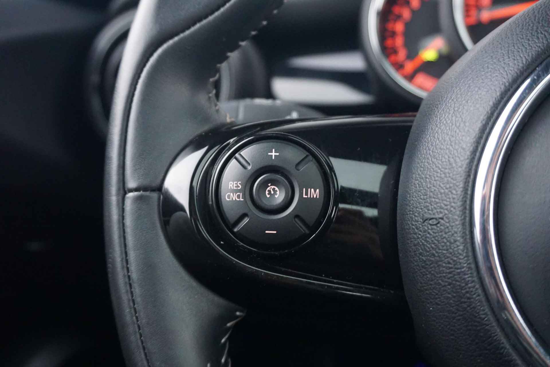 Mini 5-Deurs Cooper S Chili / Schuif- kanteldak / Harman Kardon / Vol leder - 11/32