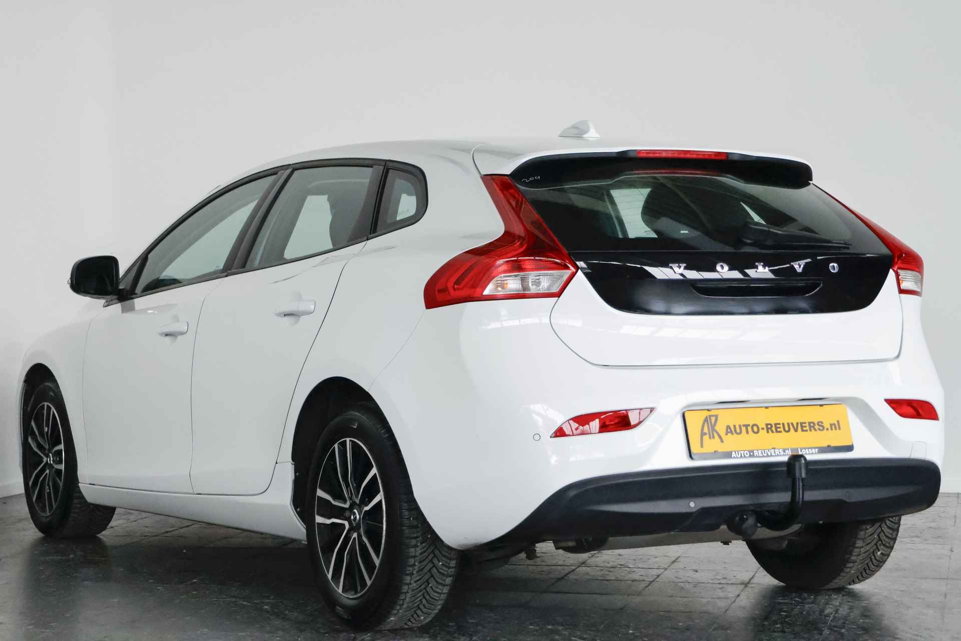 Volvo V40 1.5 T2 Nordic+ / LED / Aut / Navi / Standkachel / Trekhaak - 5/27