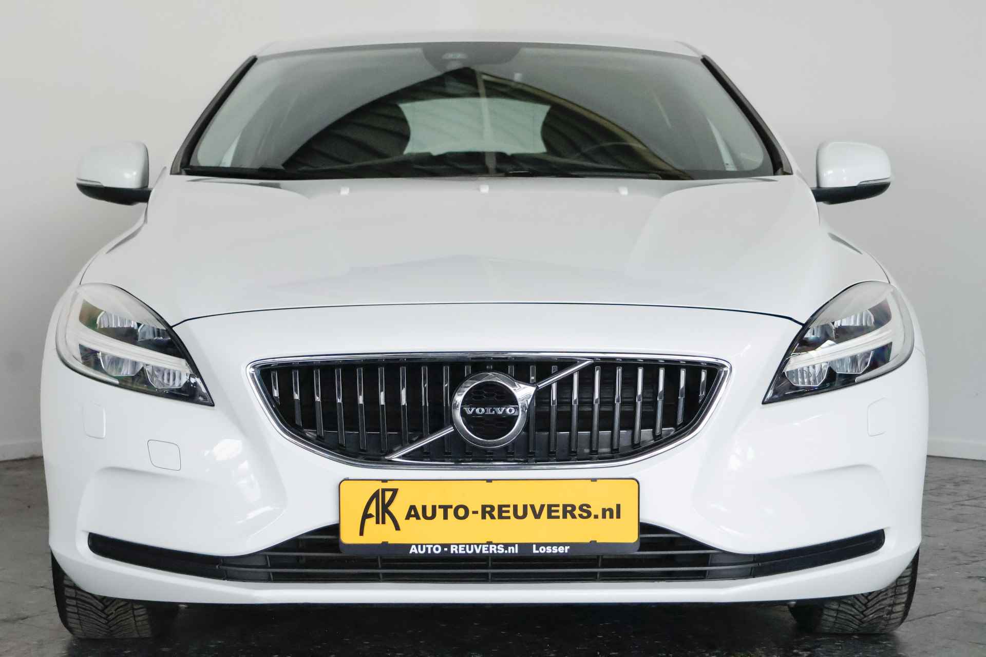 Volvo V40 1.5 T2 Nordic+ / LED / Aut / Navi / Standkachel / Trekhaak - 7/27