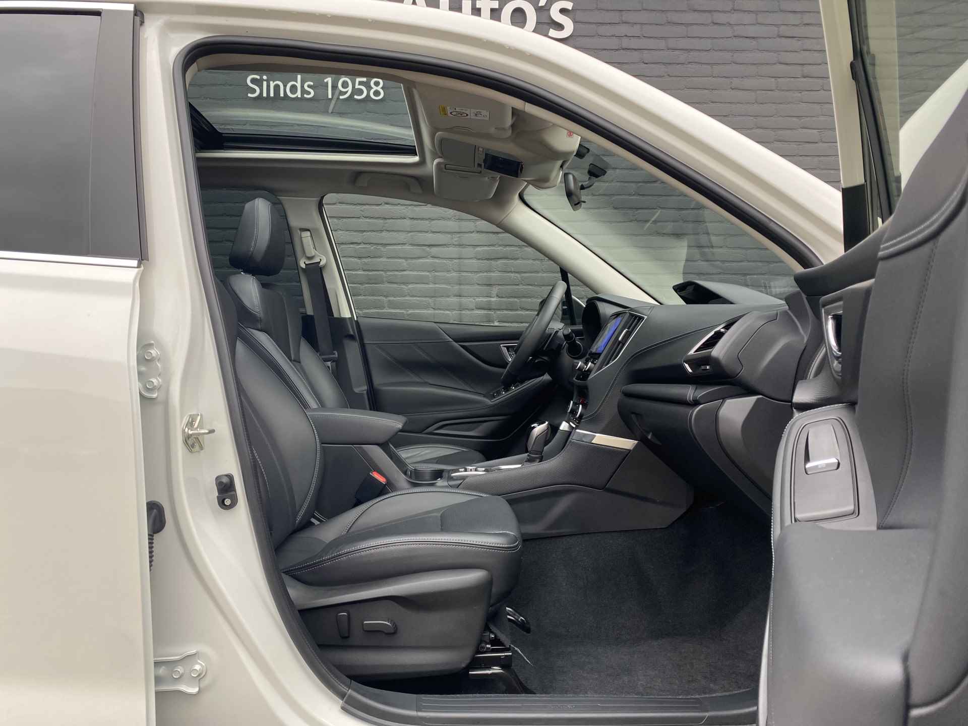 Subaru Forester 2.0i e-BOXER Premium AWD AUT. | navigatie | trekhaak | panoramadak | eyesight | 8400 KM - 24/49