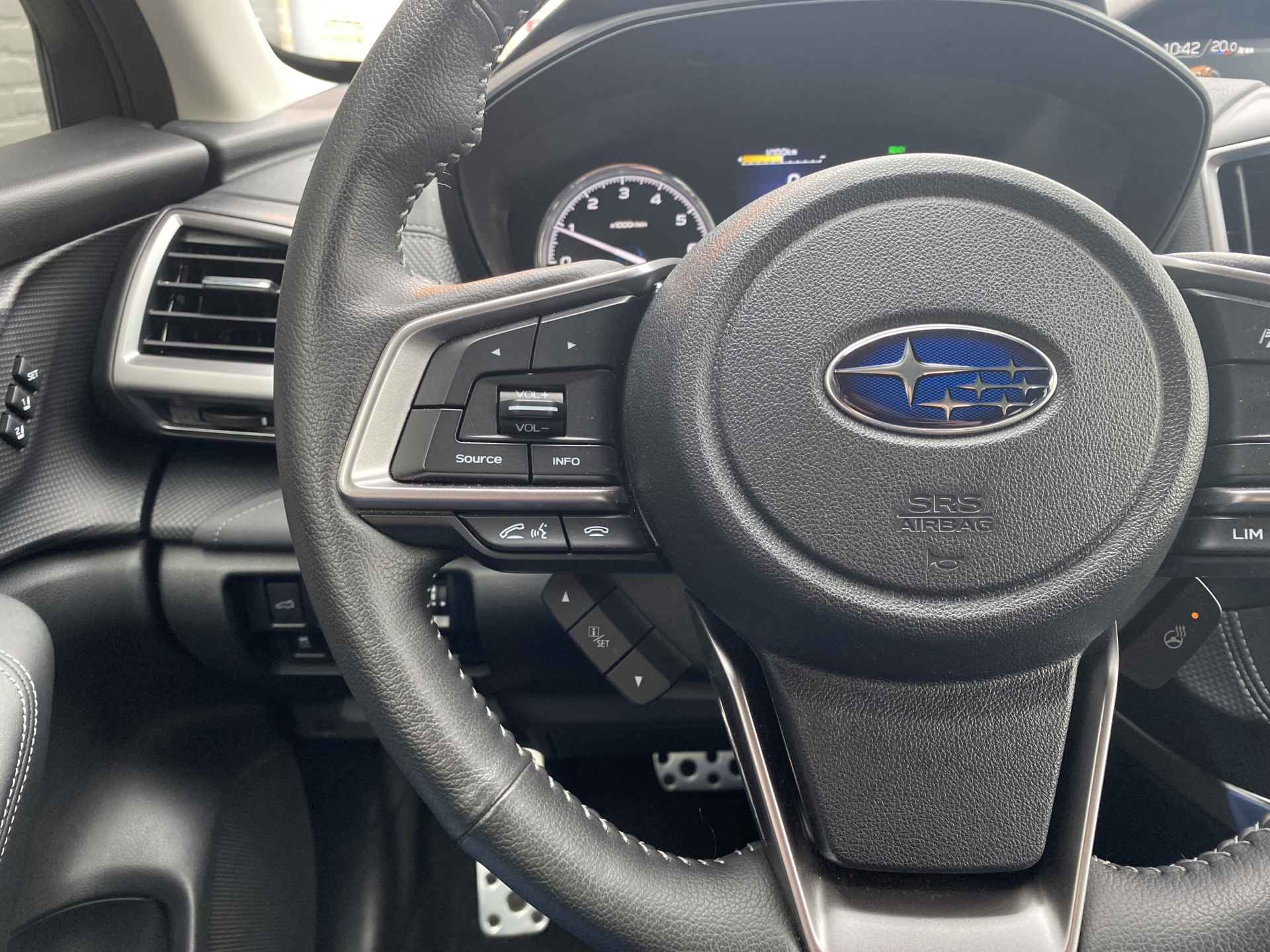 Subaru Forester 2.0i e-BOXER Premium AWD AUT. | navigatie | trekhaak | panoramadak | eyesight | 8400 KM - 42/49
