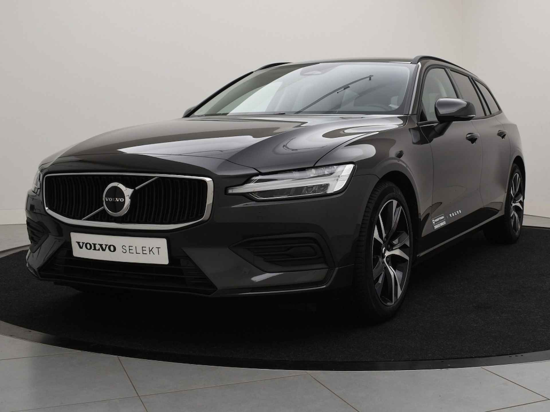 Volvo V60 B3 AUT(7) ESSENTIAL EDITION LEDER 18INCH STOELVERWARMING V+A ACC - 2/42