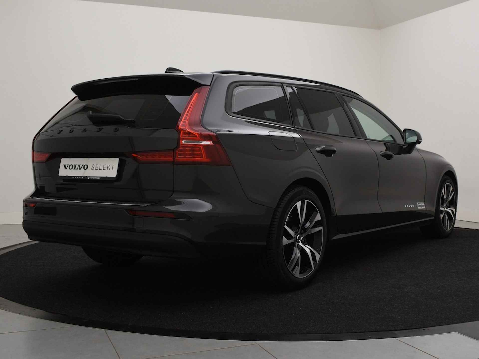 Volvo V60 B3 AUT(7) ESSENTIAL EDITION LEDER 18INCH STOELVERWARMING V+A ACC - 3/42