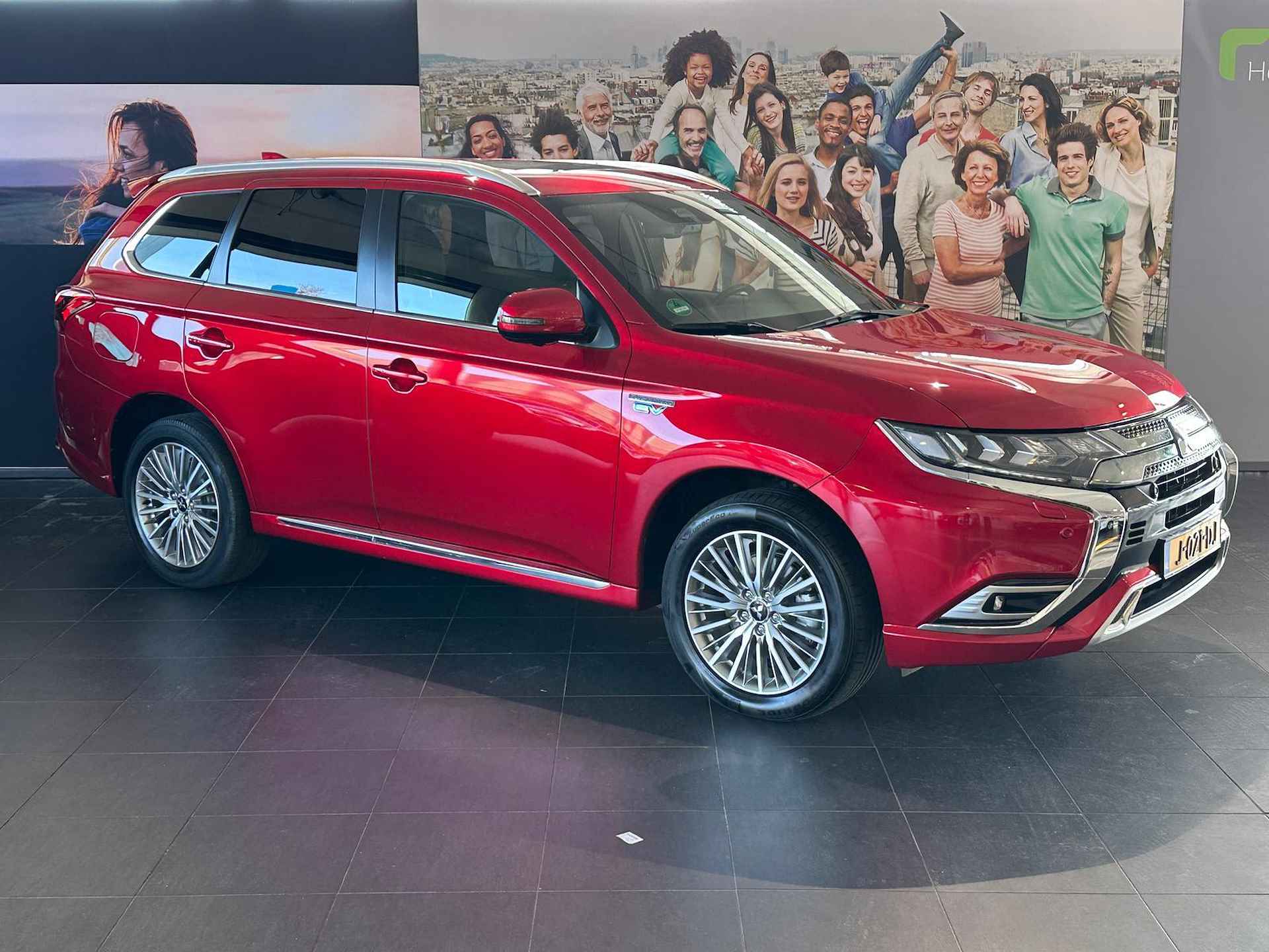 Mitsubishi Outlander 2.4 PHEV Instyle AUTOMAAT | ELEKTRISCH SCHUIF/KANTELDAK | LEDEREN BEKELDING | COMPLETE AUTO! - 6/31