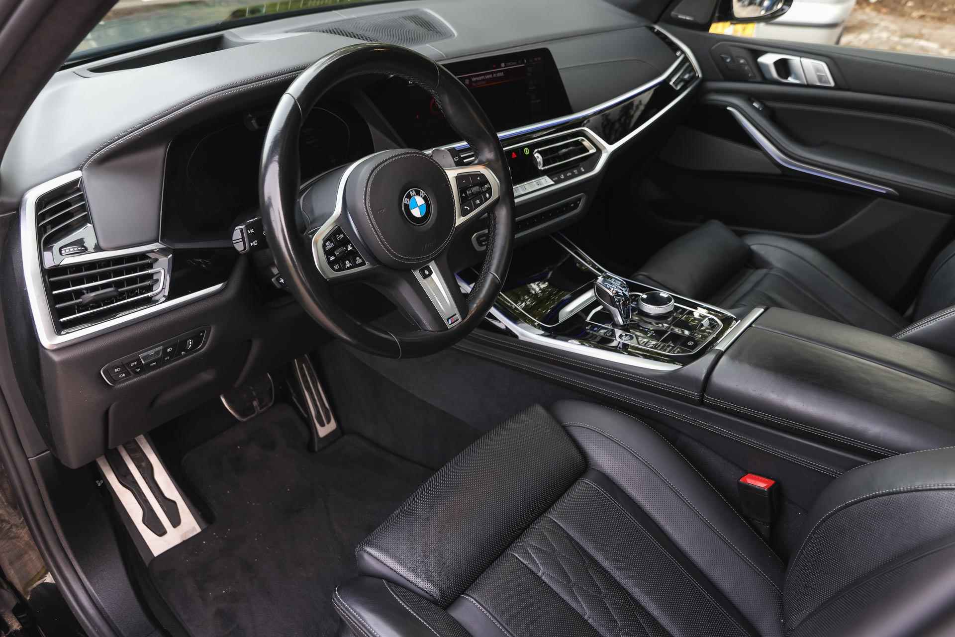 BMW X7 xDrive40i High Executive M Sport Automaat / Panoramadak Sky Lounge / Trekhaak / Massagefunctie / Active Steering / Laserlight / Soft Close / Stoelventilatie / Parking Assistant Plus - 11/52