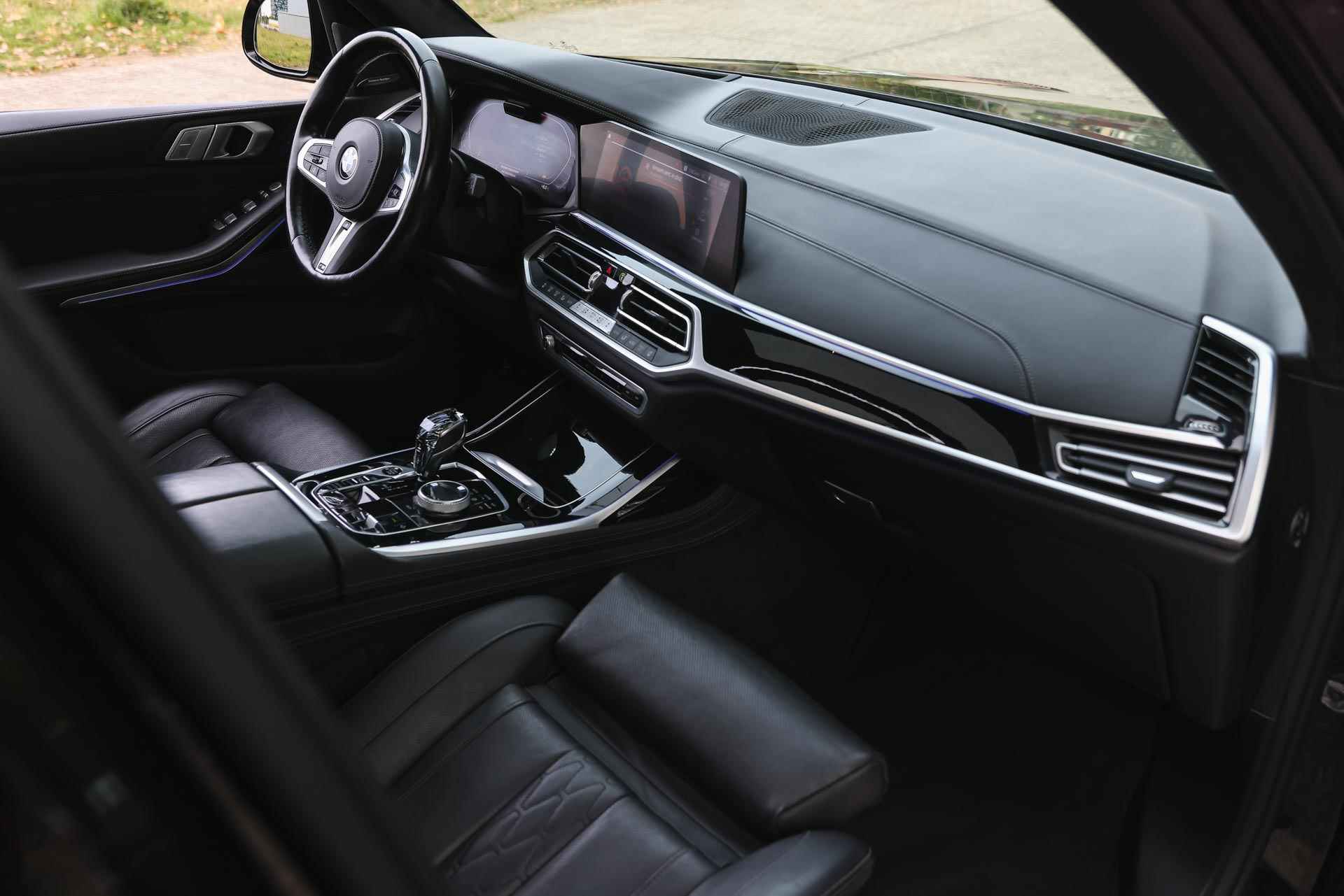 BMW X7 xDrive40i High Executive M Sport Automaat / Panoramadak Sky Lounge / Trekhaak / Massagefunctie / Active Steering / Laserlight / Soft Close / Stoelventilatie / Parking Assistant Plus - 12/52