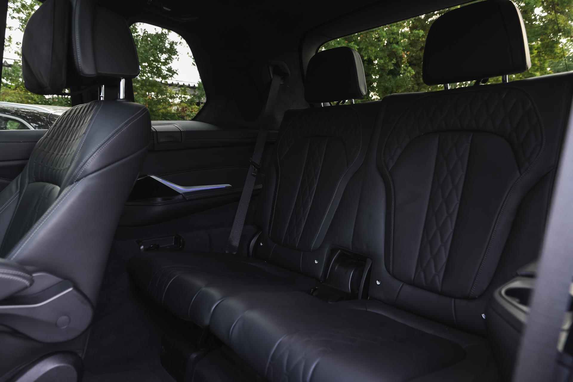 BMW X7 xDrive40i High Executive M Sport Automaat / Panoramadak Sky Lounge / Trekhaak / Massagefunctie / Active Steering / Laserlight / Soft Close / Stoelventilatie / Parking Assistant Plus - 14/52