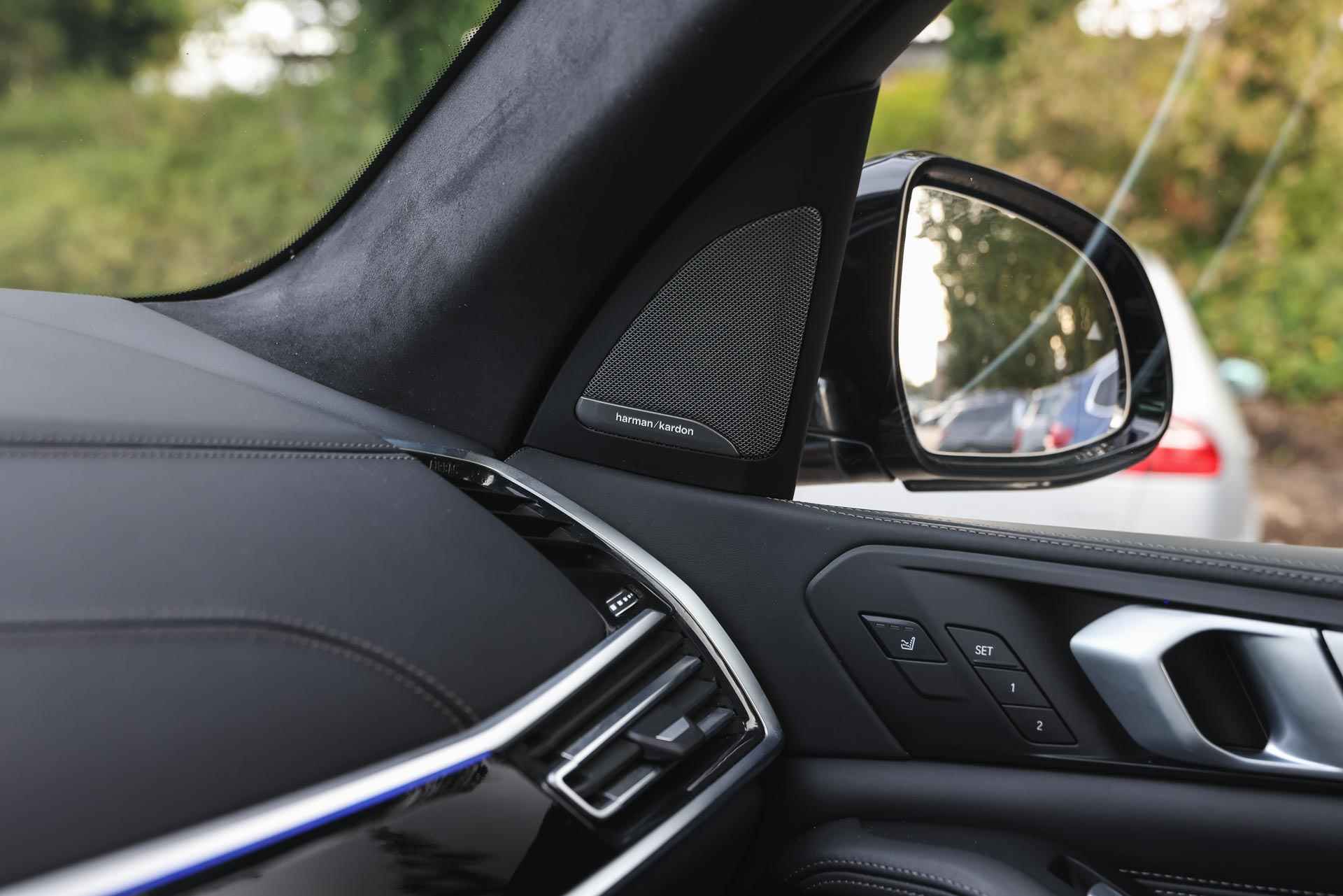 BMW X7 xDrive40i High Executive M Sport Automaat / Panoramadak Sky Lounge / Trekhaak / Massagefunctie / Active Steering / Laserlight / Soft Close / Stoelventilatie / Parking Assistant Plus - 41/52