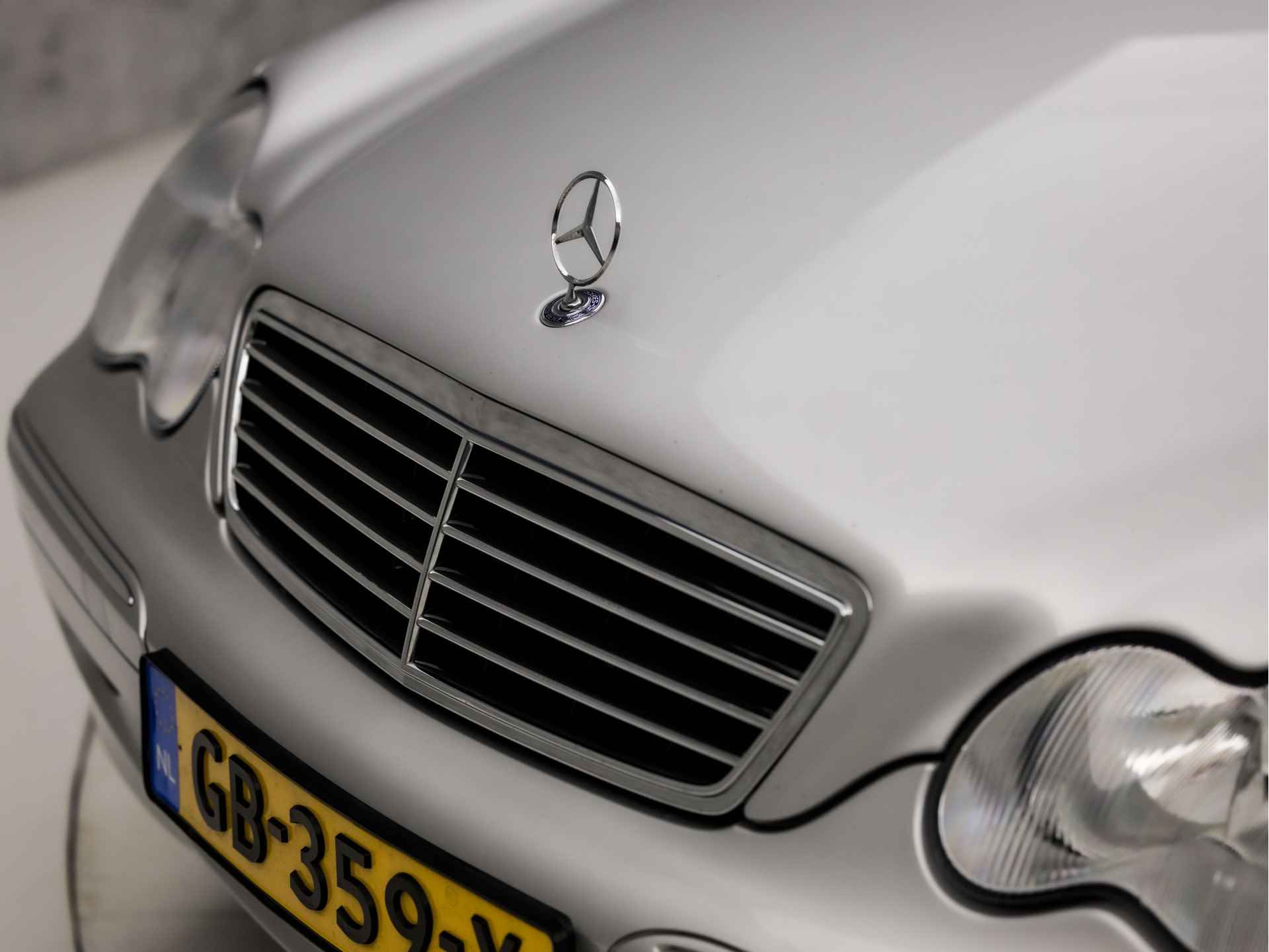 Mercedes-Benz C-Klasse 320 Elegance 218Pk Automaat (YOUNGTIMER, SCHUIFDAK, TREKHAAK, SPORTSTOELEN, CLIMATE, CRUISE, NIEUWE APK, NIEUWSTAAT) - 30/41