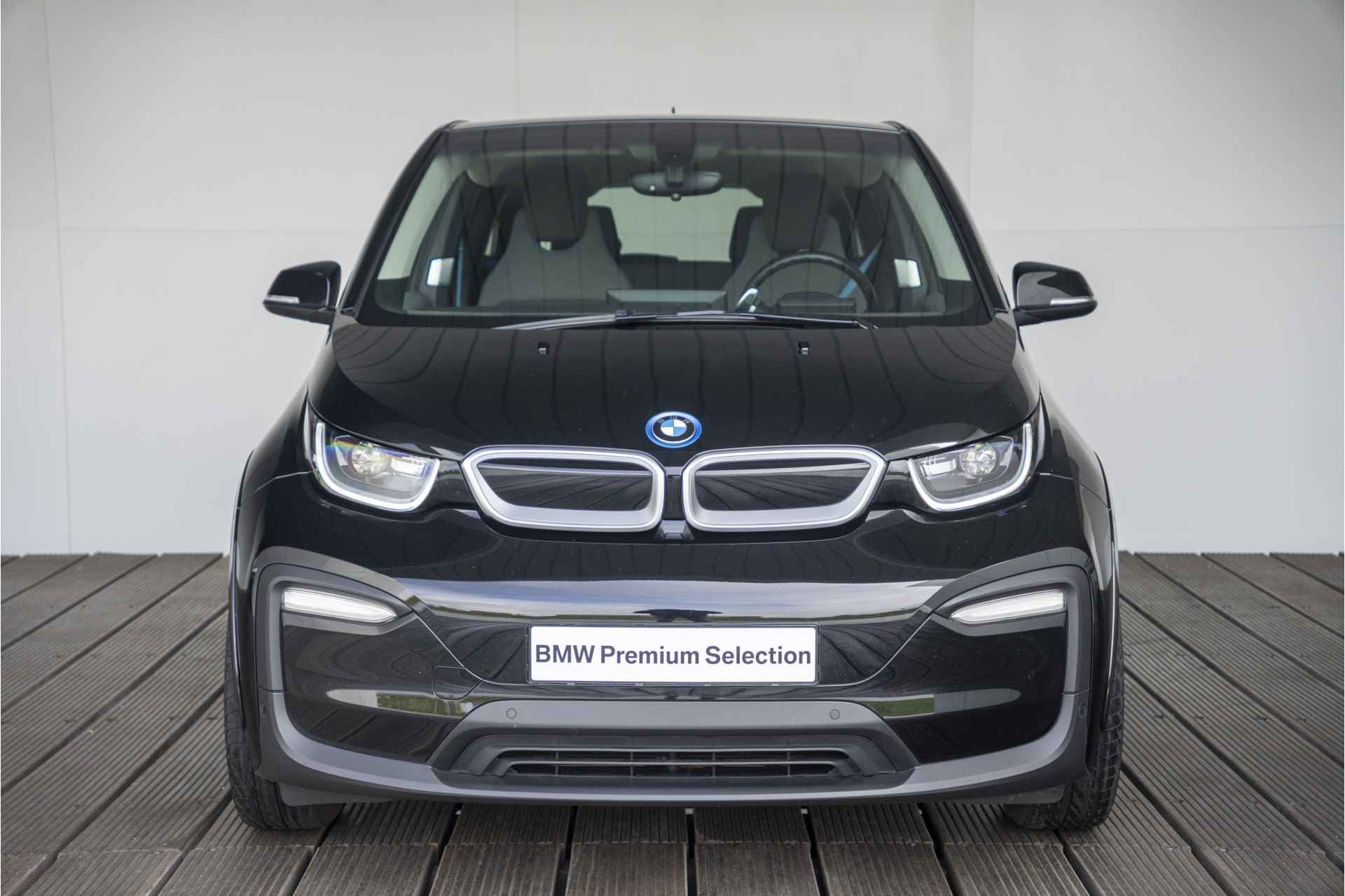BMW i3 Dark Shadow Edition 120Ah 42 kWh / Subsidie mogelijk / Achteruitrijcamera / Elektrisch verwarmde voorstoelen / Sportpakket / - 3/44