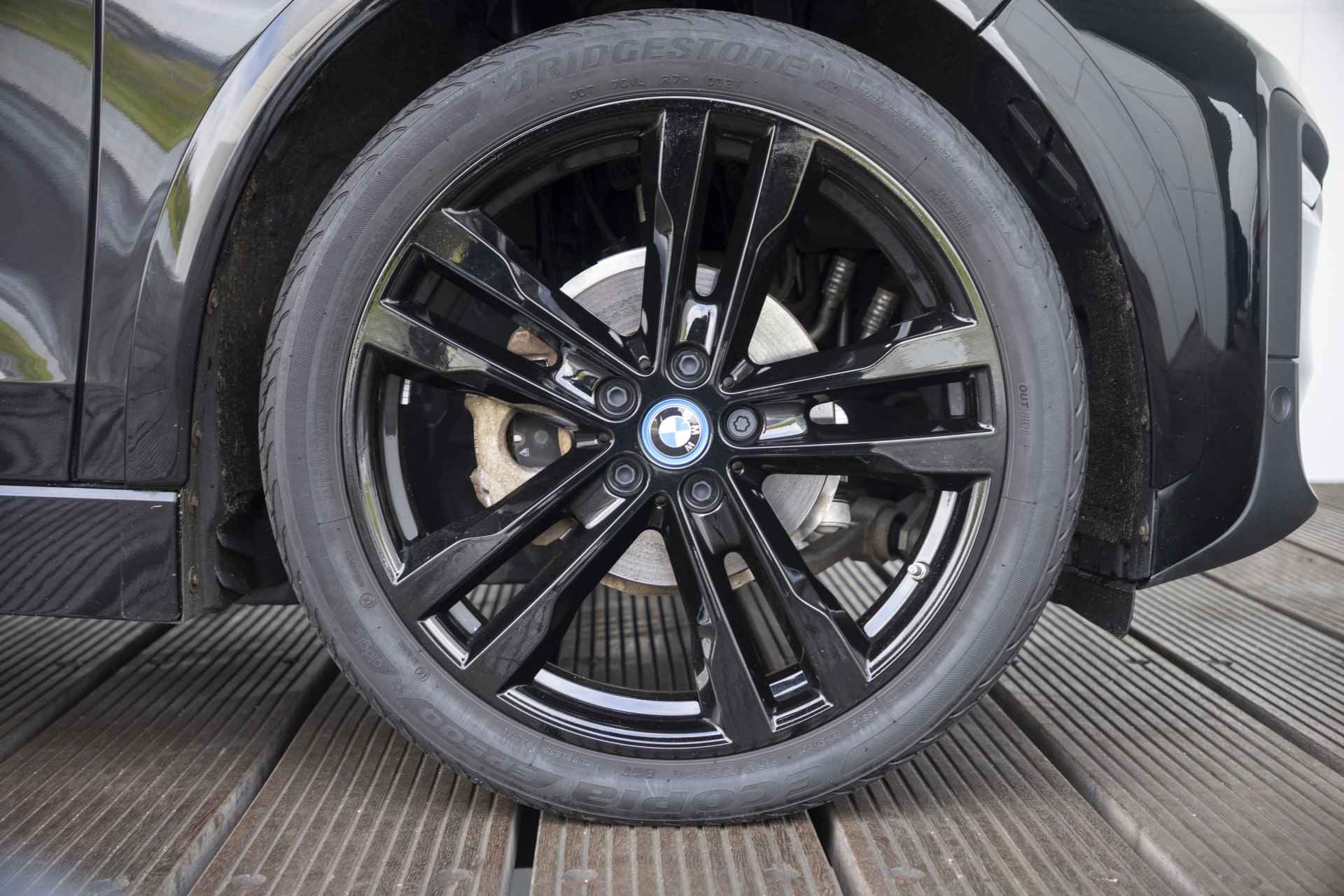 BMW i3 Dark Shadow Edition 120Ah 42 kWh / Subsidie mogelijk / Achteruitrijcamera / Elektrisch verwarmde voorstoelen / Sportpakket / - 6/44