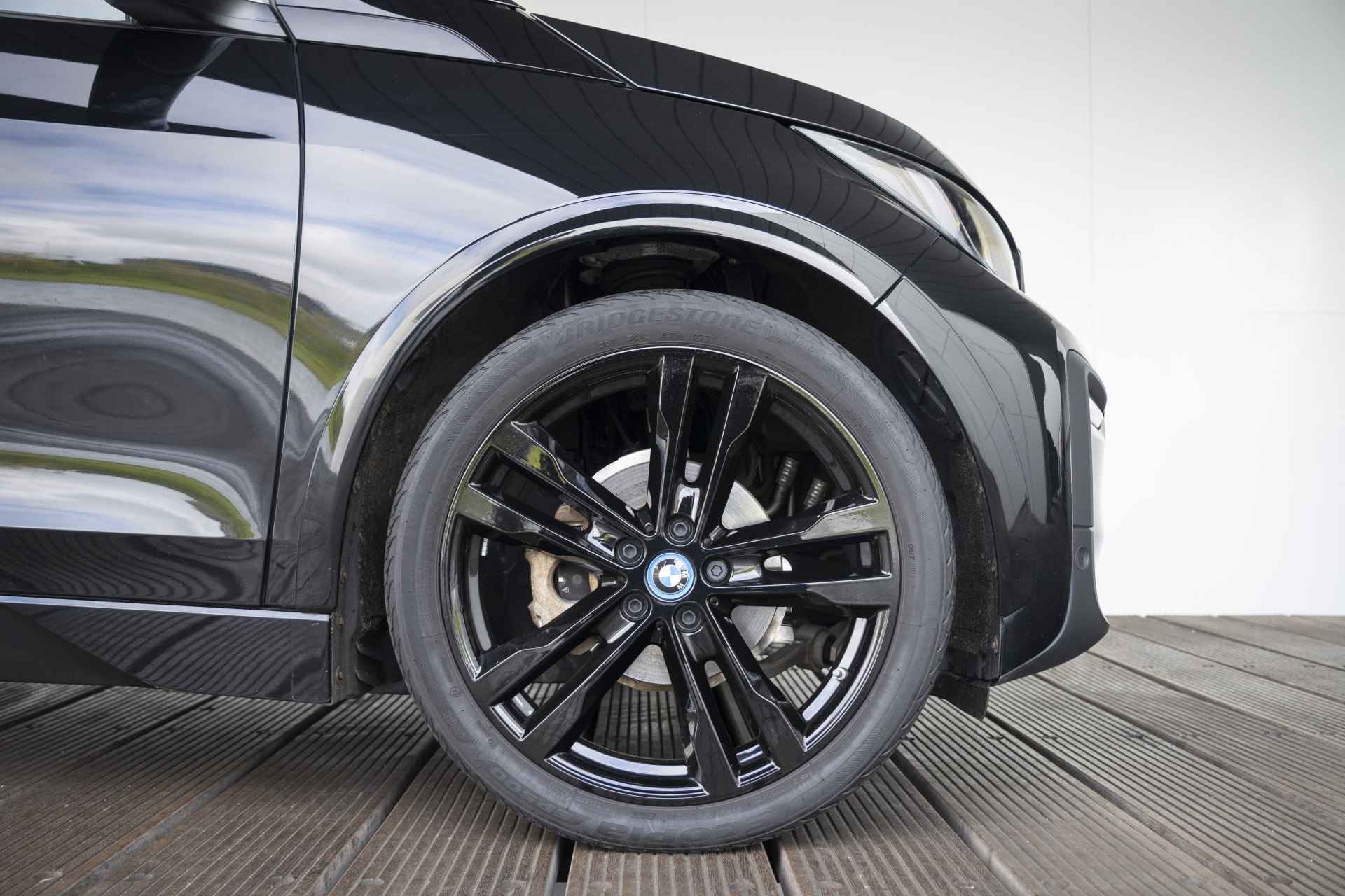 BMW i3 Dark Shadow Edition 120Ah 42 kWh / Subsidie mogelijk / Achteruitrijcamera / Elektrisch verwarmde voorstoelen / Sportpakket / - 39/44