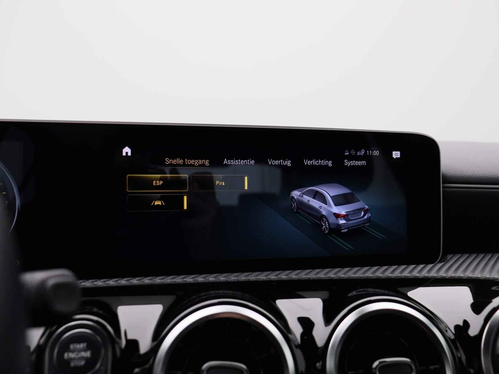 Mercedes-Benz A-klasse 180 d Business Solution * | Half-Leder | Navigatie | Climate Control | Camera | LED Koplampen | Parkeersensoren | Wide Screen | Stoelverwarming | - 31/33