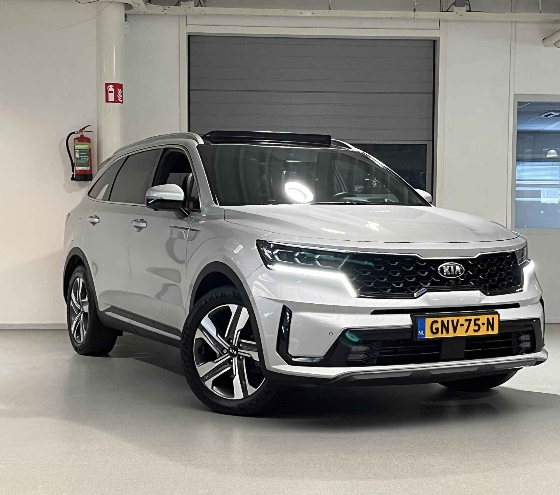 Kia Sorento 1.6 T-GDI Plug-in Hybrid 4WD ExecutiveLine 7p. Navi | Parkeersensoren Voor + Achter | 19”Lichtmetalen Velgen | Climate Control | Apple Carplay /Android Auto  | Elektrisch Verstelbare Voorstoelen | Stoelverwarming Voor + Achter | Stoelkoeling Voor | Elektrisch bedienbare Achterklep | Licht + Regensensor Etc - 3/46