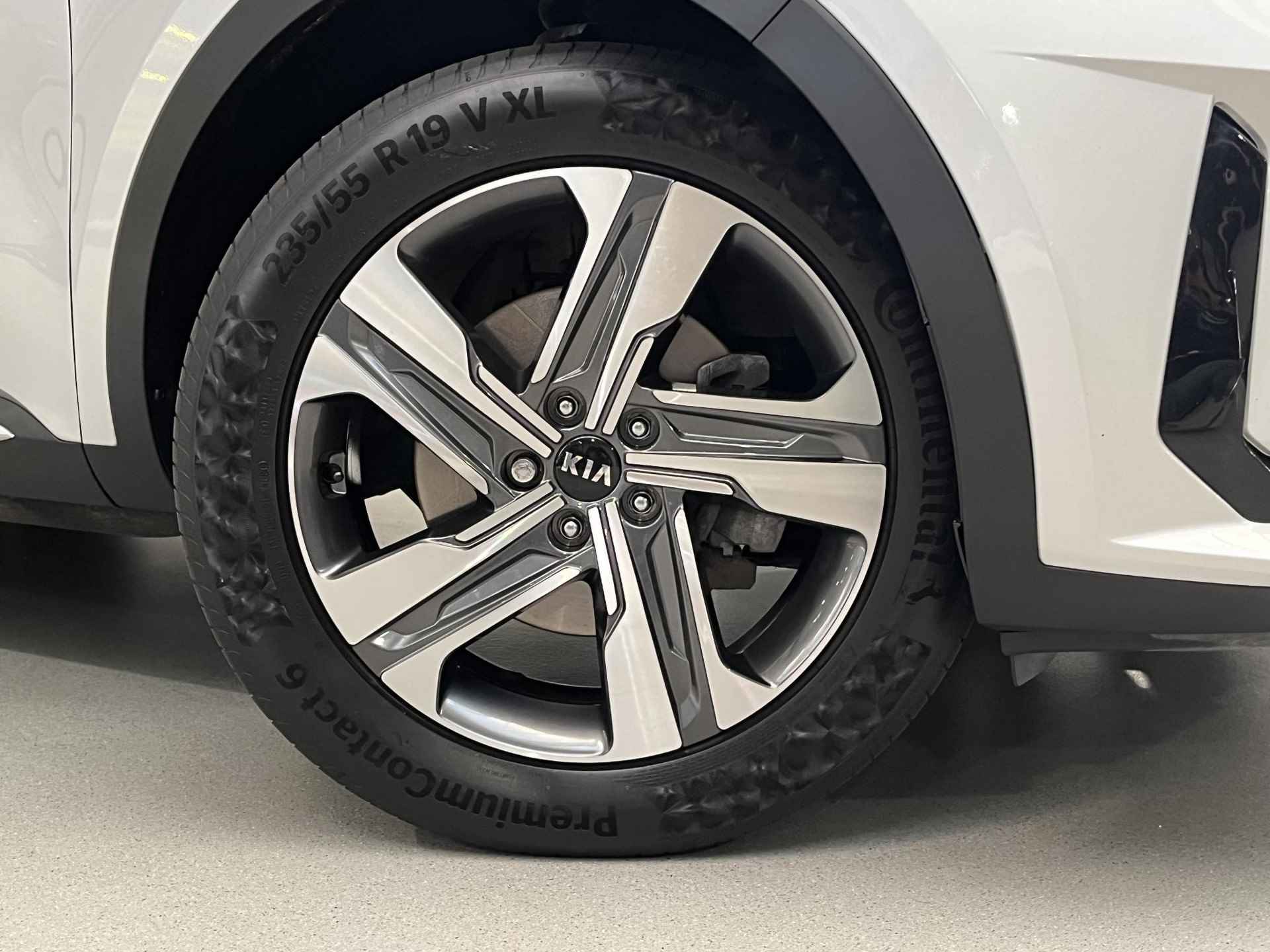 Kia Sorento 1.6 T-GDI Plug-in Hybrid 4WD ExecutiveLine 7p. Navi | Parkeersensoren Voor + Achter | 19”Lichtmetalen Velgen | Climate Control | Apple Carplay /Android Auto  | Elektrisch Verstelbare Voorstoelen | Stoelverwarming Voor + Achter | Stoelkoeling Voor | Elektrisch bedienbare Achterklep | Licht + Regensensor Etc - 9/46