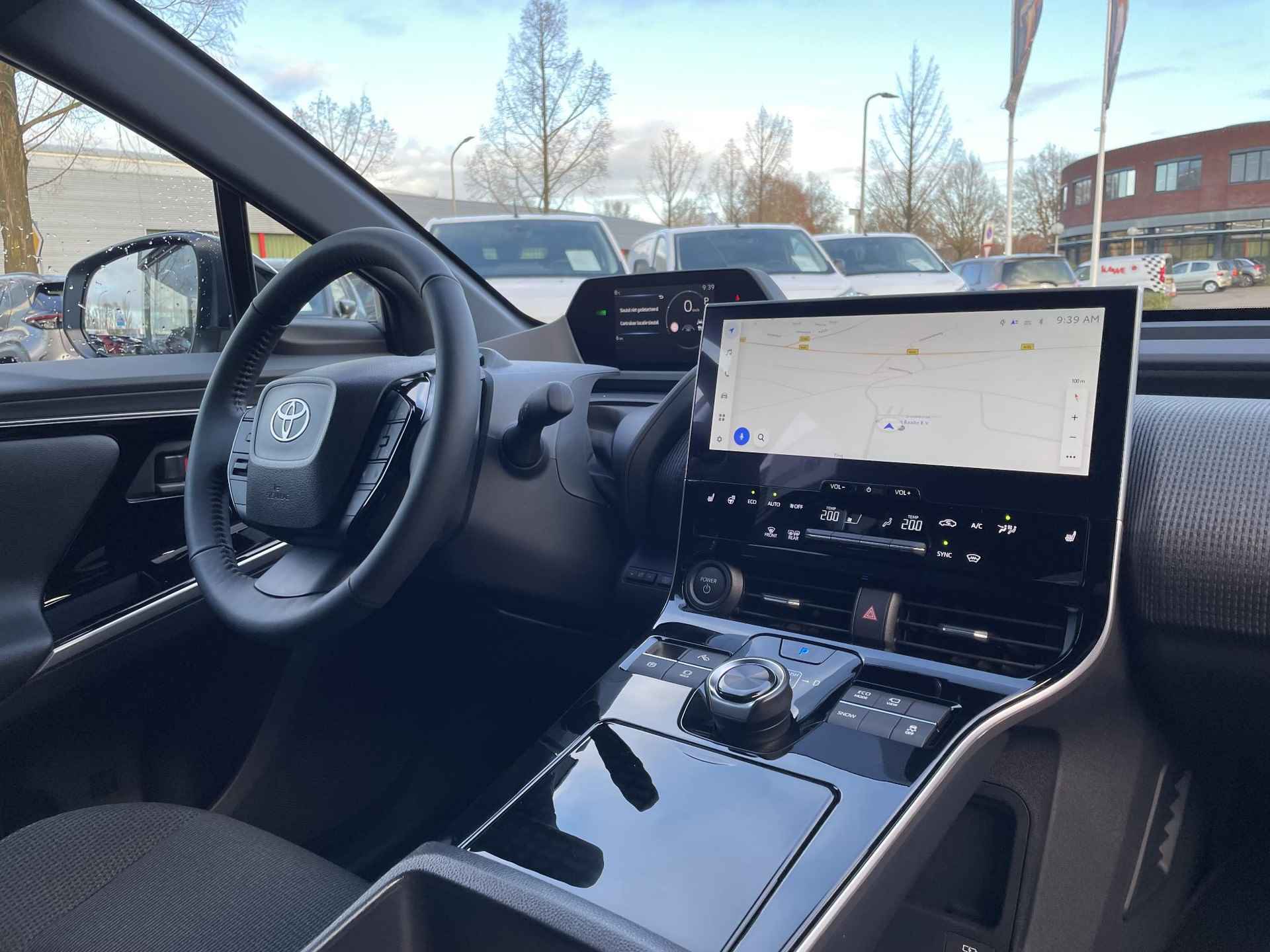 Toyota bZ4X DYNAMIC 71 kWh NIEUW & DIRECT LEVERBAAR!!! STOEL/STUUR/VOORRUITVERW 360° CAMERA BLIND-SPOT PARK-SENSOREN NAVI APPLE/ANDROID WARMTEPOMP - 5/33