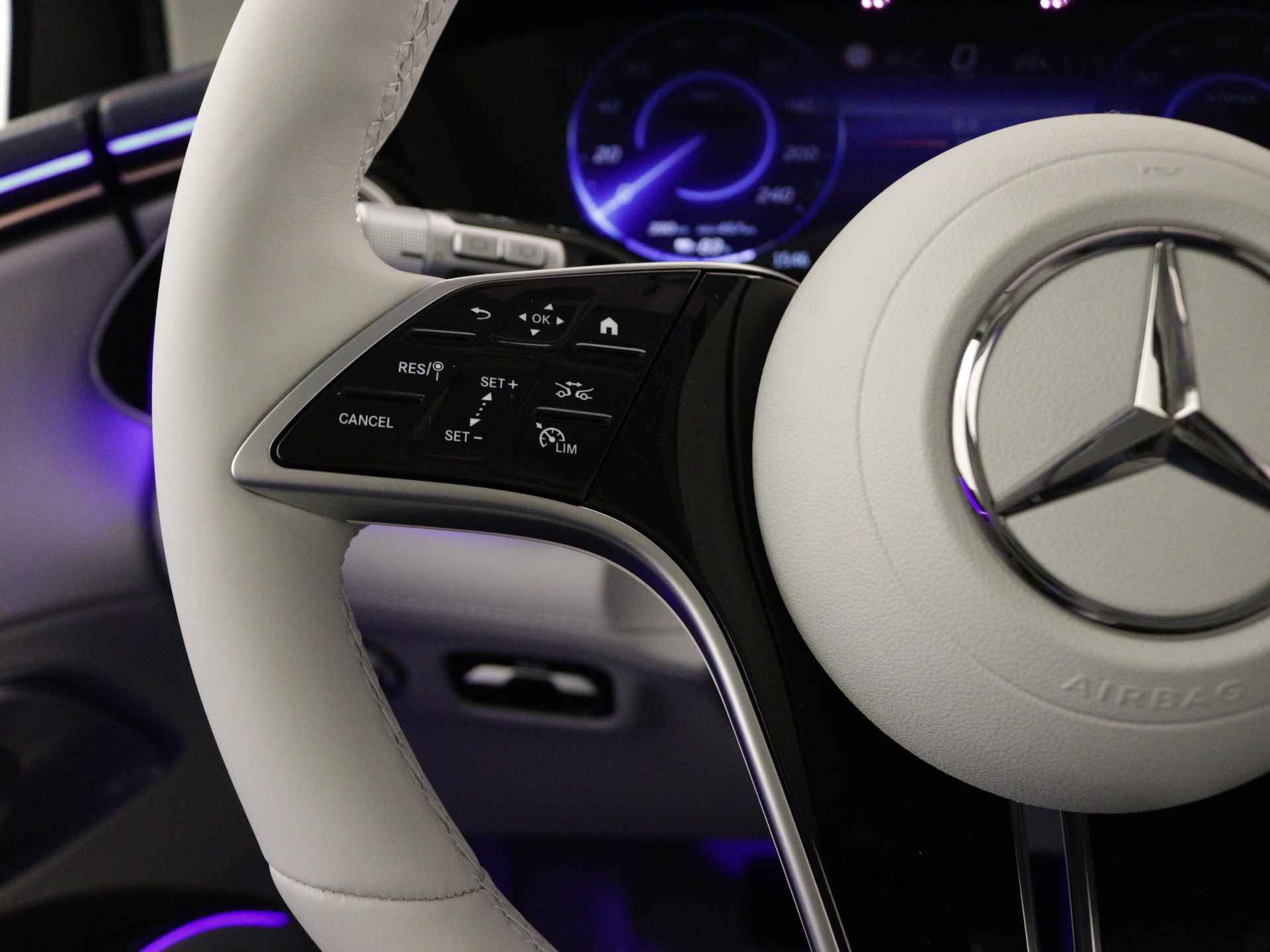 Mercedes-Benz EQS SUV 580 4MATIC AMG Line 7p 118 kWh | Trekhaak | Akoestiekcomfortpakket | Burmester® 3D-surround sound system | KEYLESS GO-comfortpakket| Head-up display | MBUX met augmented reality | Ambient lighting plus | Rijassistentiepakket Plus | - 19/39