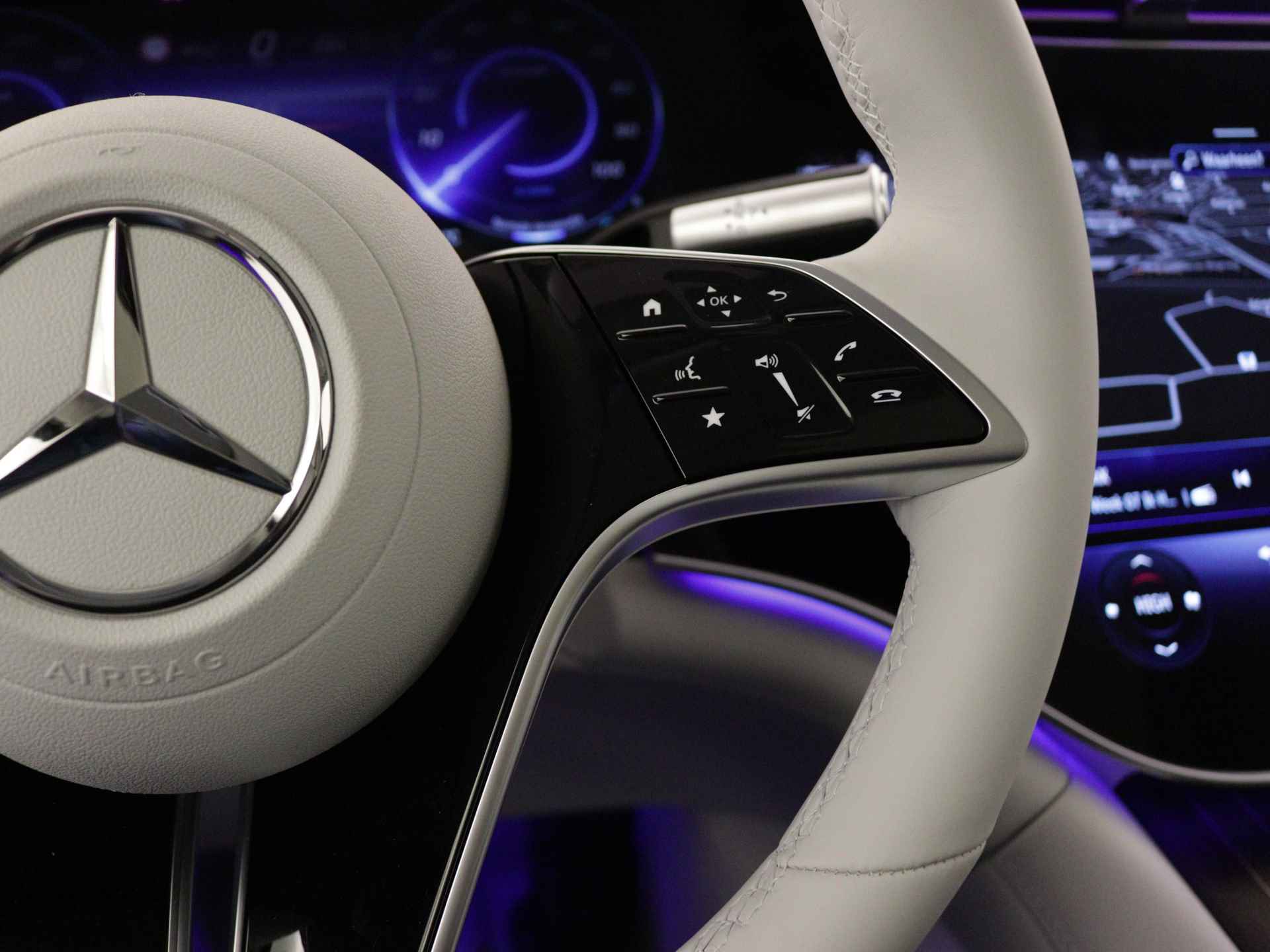 Mercedes-Benz EQS SUV 580 4MATIC AMG Line 7p 118 kWh | Trekhaak | Akoestiekcomfortpakket | Burmester® 3D-surround sound system | KEYLESS GO-comfortpakket| Head-up display | MBUX met augmented reality | Ambient lighting plus | Rijassistentiepakket Plus | - 20/39