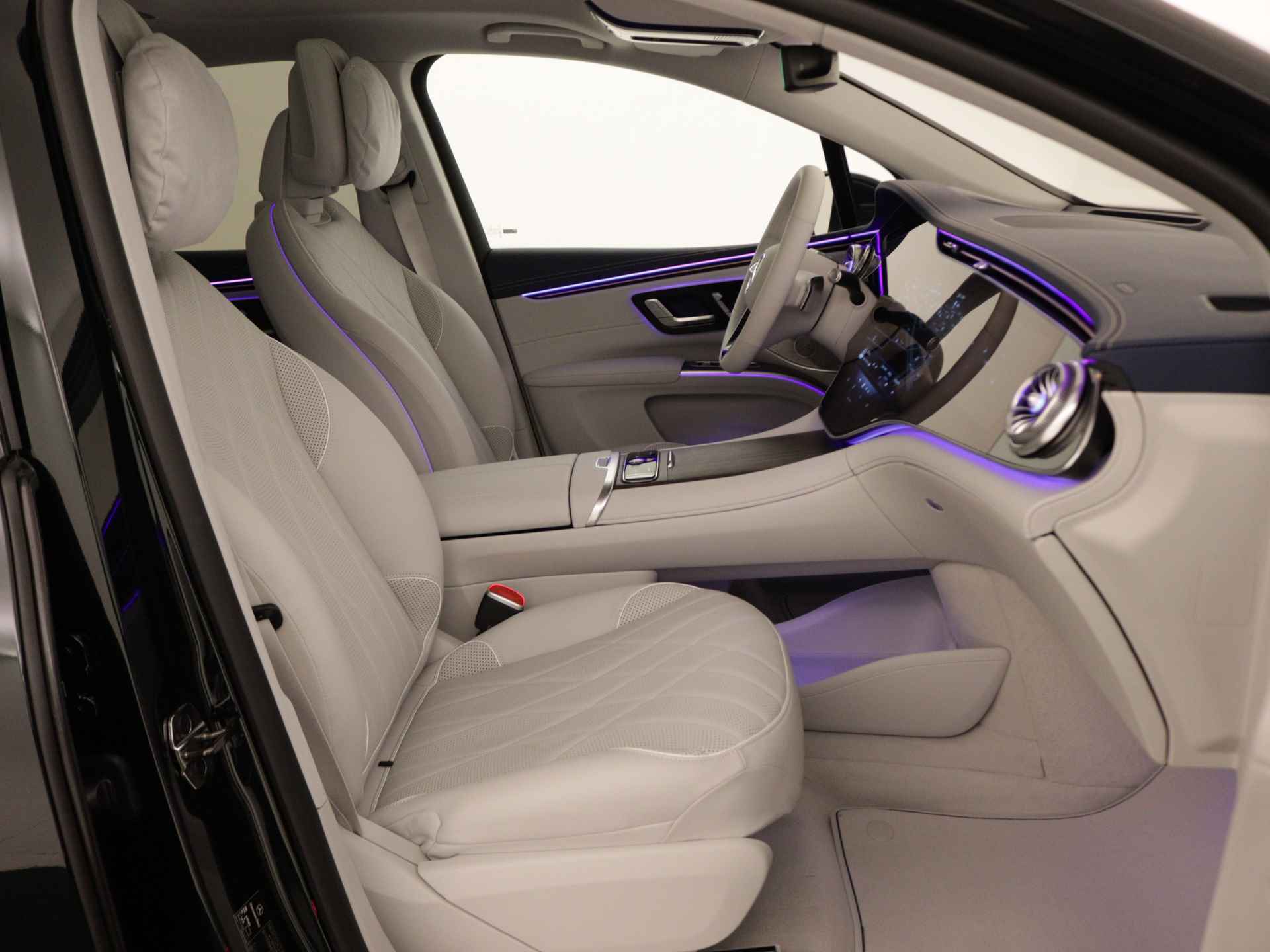 Mercedes-Benz EQS SUV 580 4MATIC AMG Line 7p 118 kWh | Trekhaak | Akoestiekcomfortpakket | Burmester® 3D-surround sound system | KEYLESS GO-comfortpakket| Head-up display | MBUX met augmented reality | Ambient lighting plus | Rijassistentiepakket Plus | - 32/39