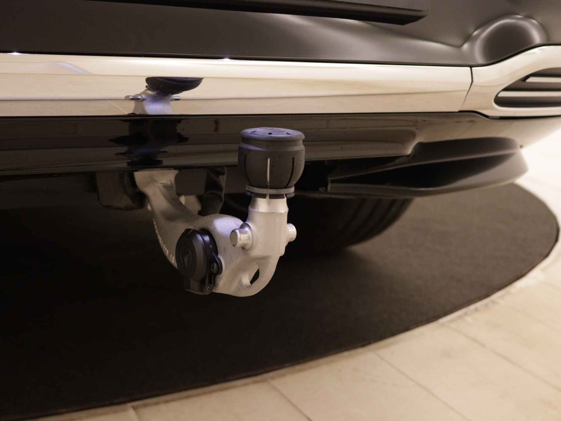 Mercedes-Benz EQS SUV 580 4MATIC AMG Line 7p 118 kWh | Trekhaak | Akoestiekcomfortpakket | Burmester® 3D-surround sound system | KEYLESS GO-comfortpakket| Head-up display | MBUX met augmented reality | Ambient lighting plus | Rijassistentiepakket Plus | - 39/39