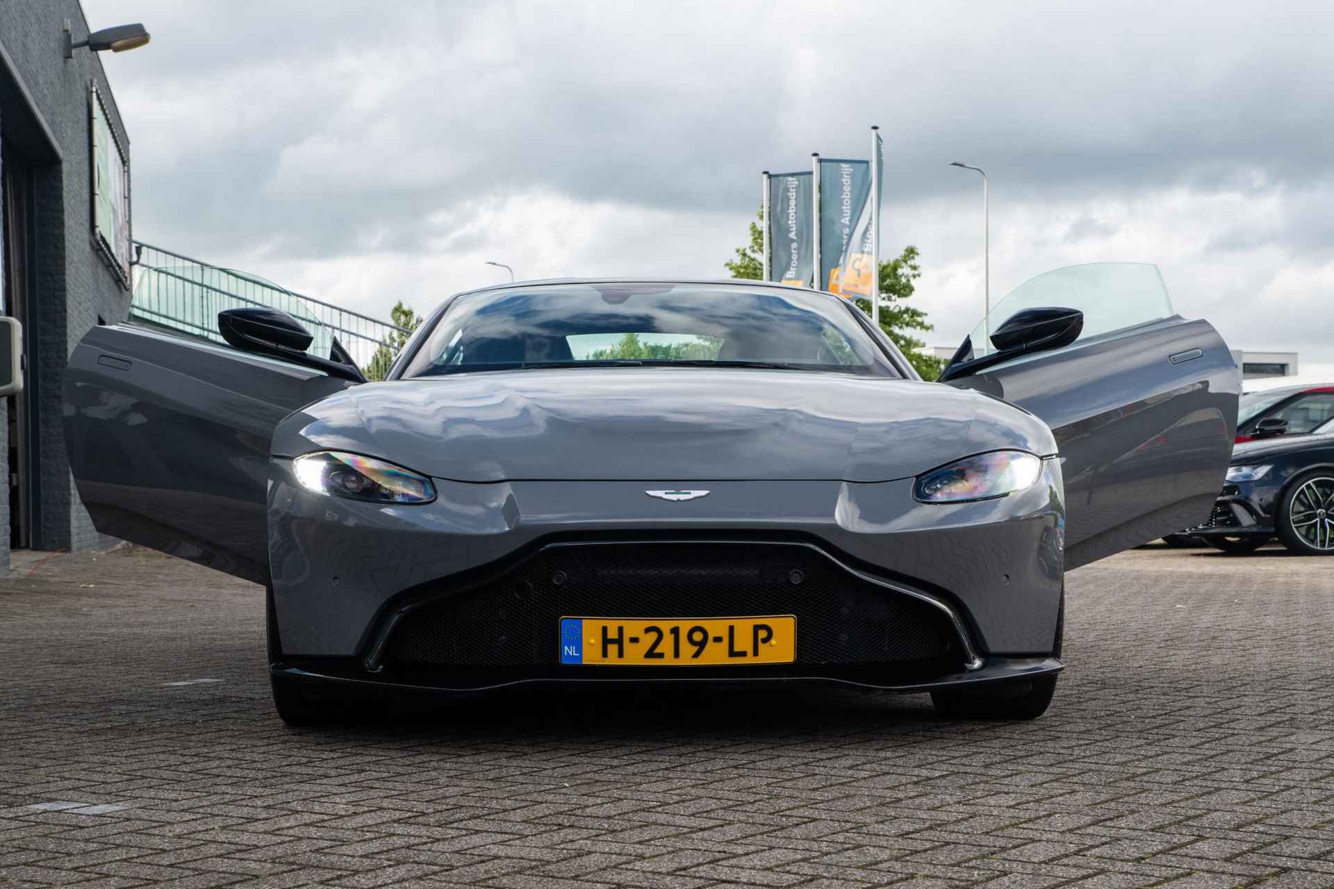 Aston Martin Vantage 4.0 V8 - 32/100