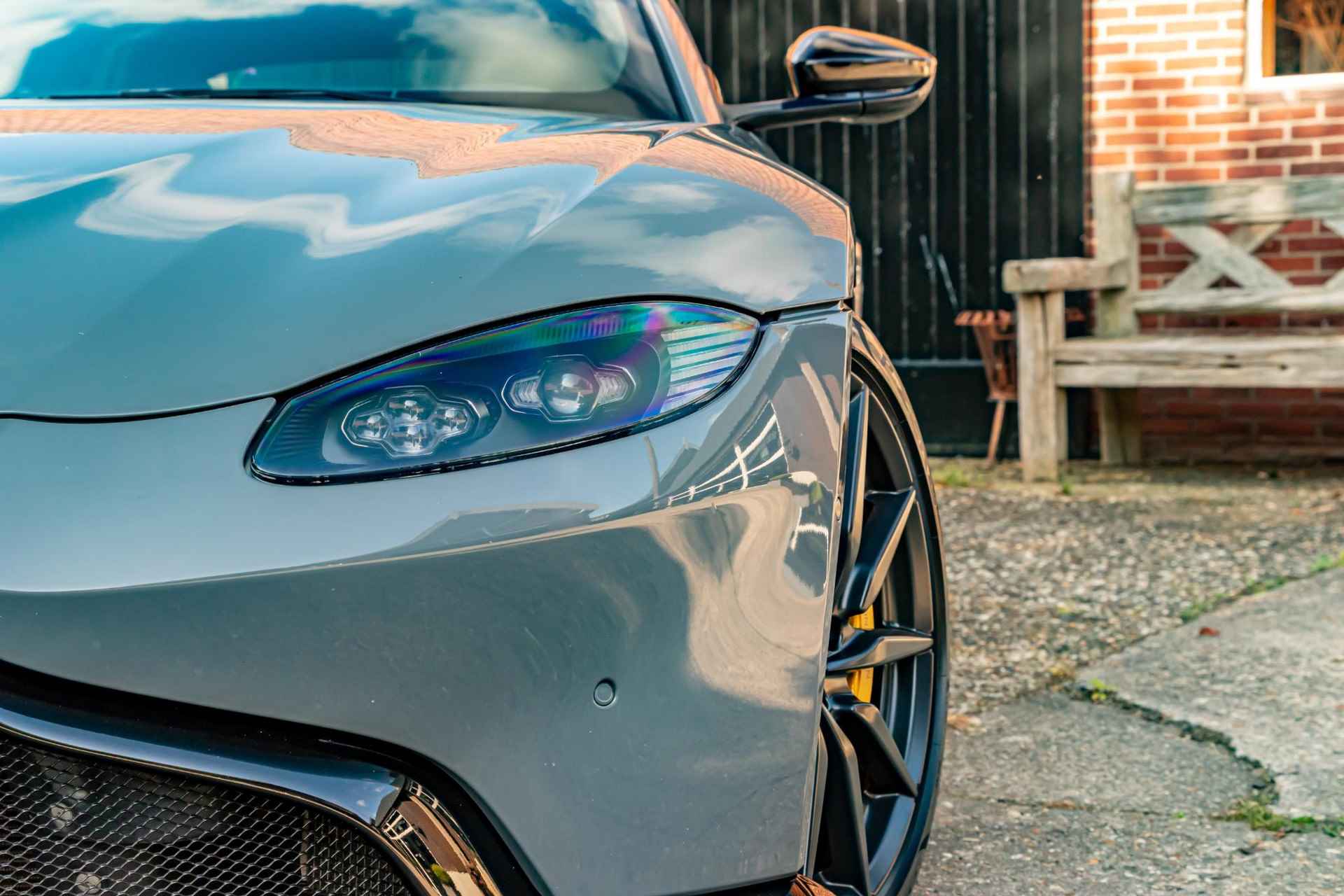 Aston Martin Vantage 4.0 V8 - 56/100