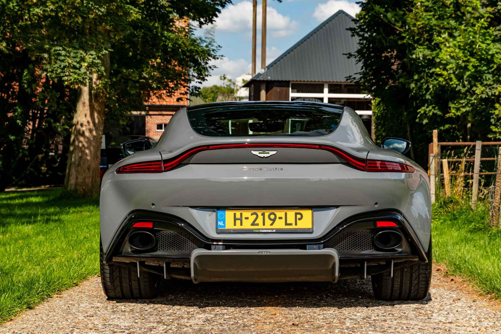 Aston Martin Vantage 4.0 V8 - 66/100