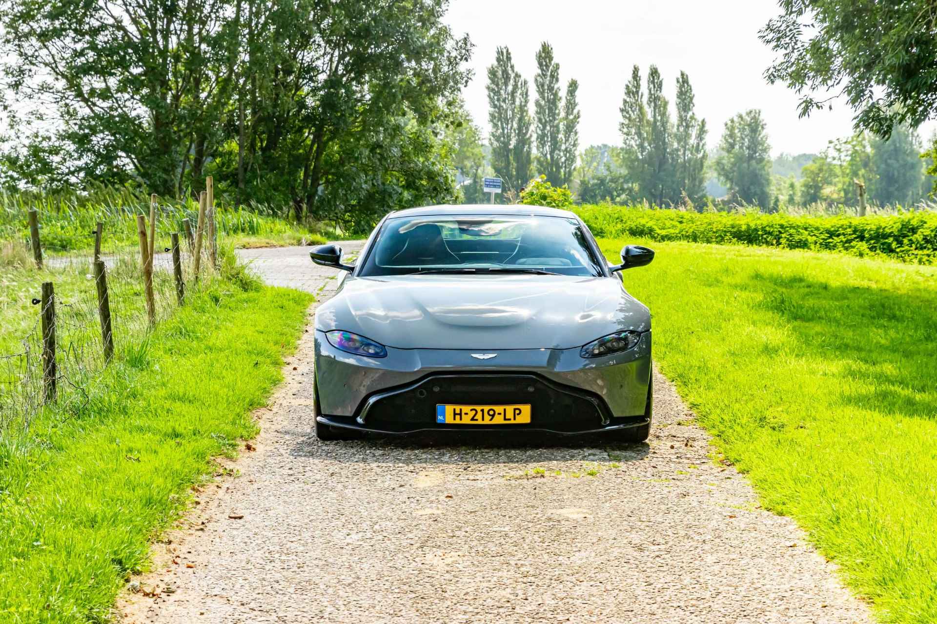 Aston Martin Vantage 4.0 V8 - 69/100