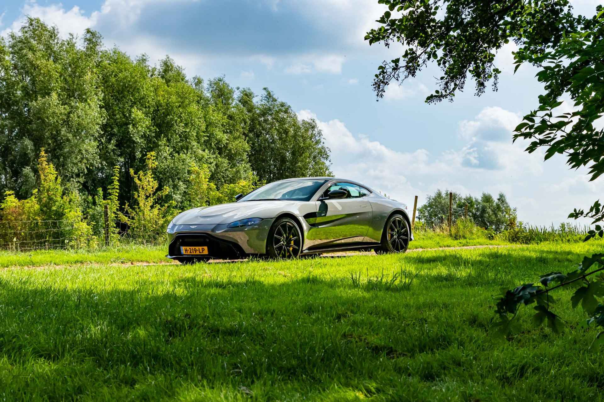 Aston Martin Vantage 4.0 V8 - 70/100