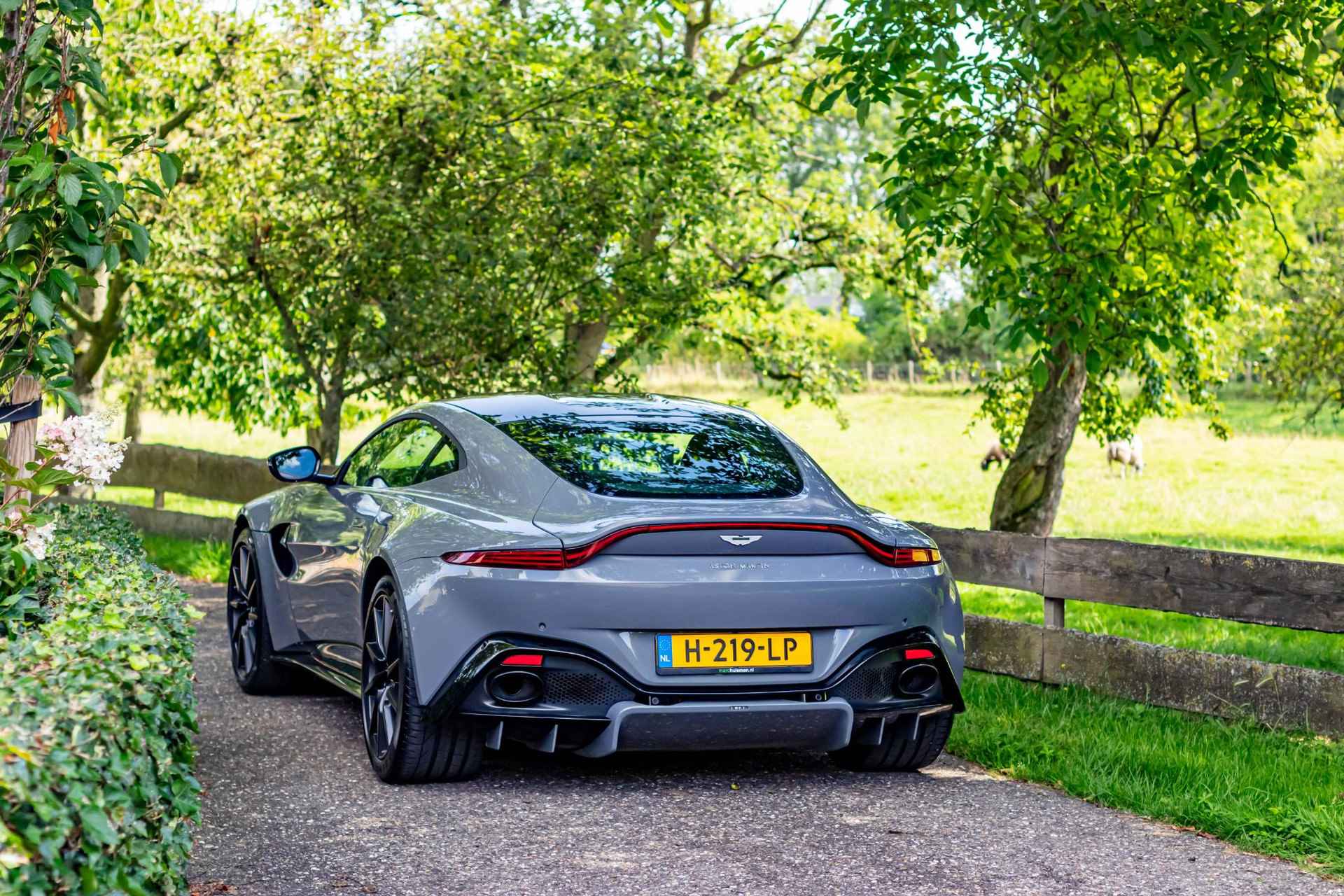 Aston Martin Vantage 4.0 V8 - 86/100