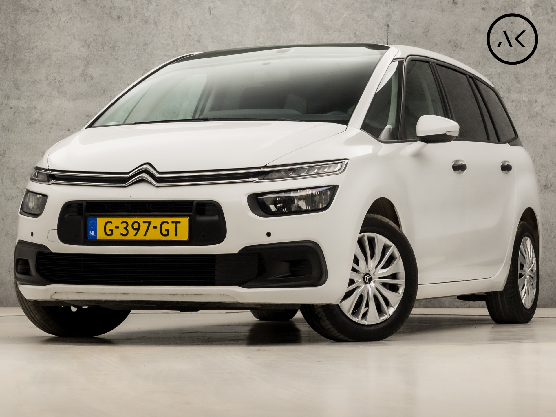 Citroën Grand C4 Spacetourer 1.2 PureTech Deluxe 7 Persoons (DIGITAL COCKPIT, SCHERM, CLIMATE, GETINT GLAS, SPORTSTOELEN, ELEK PAKKET, NIEUWE APK, PARKEERSENSOREN, CRUISE, NIEUWSTAAT)