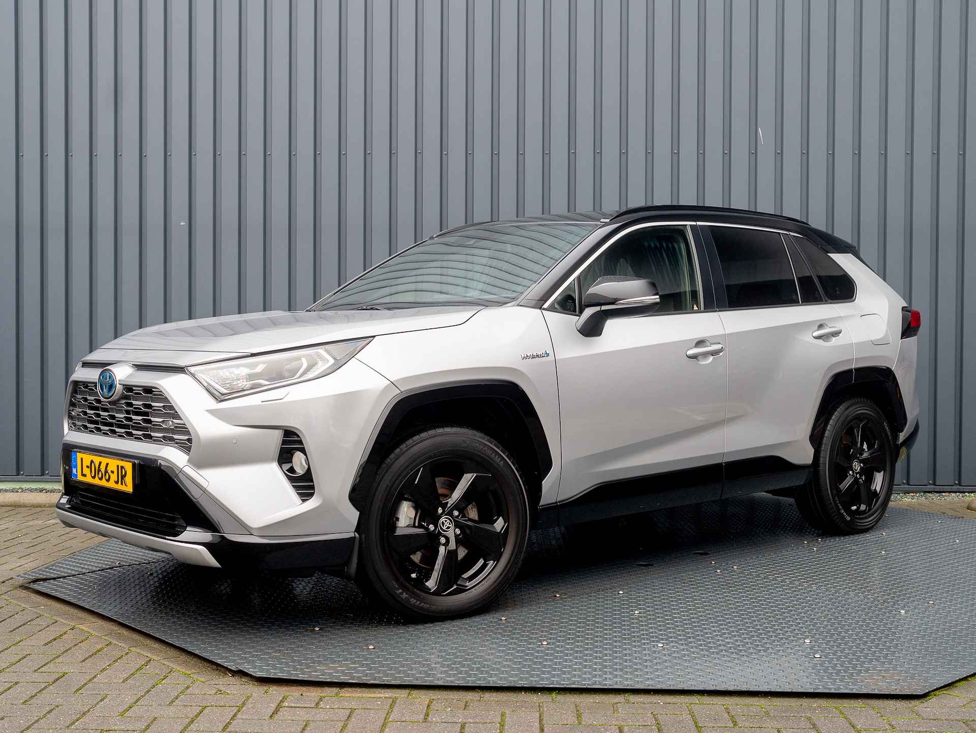 Toyota RAV4 2.5 Hybrid AWD Bi-Tone | Trekhaak afnb. | Stuur & Stoel verw. | Alarm | Prijs Rijklaar!! - 41/47