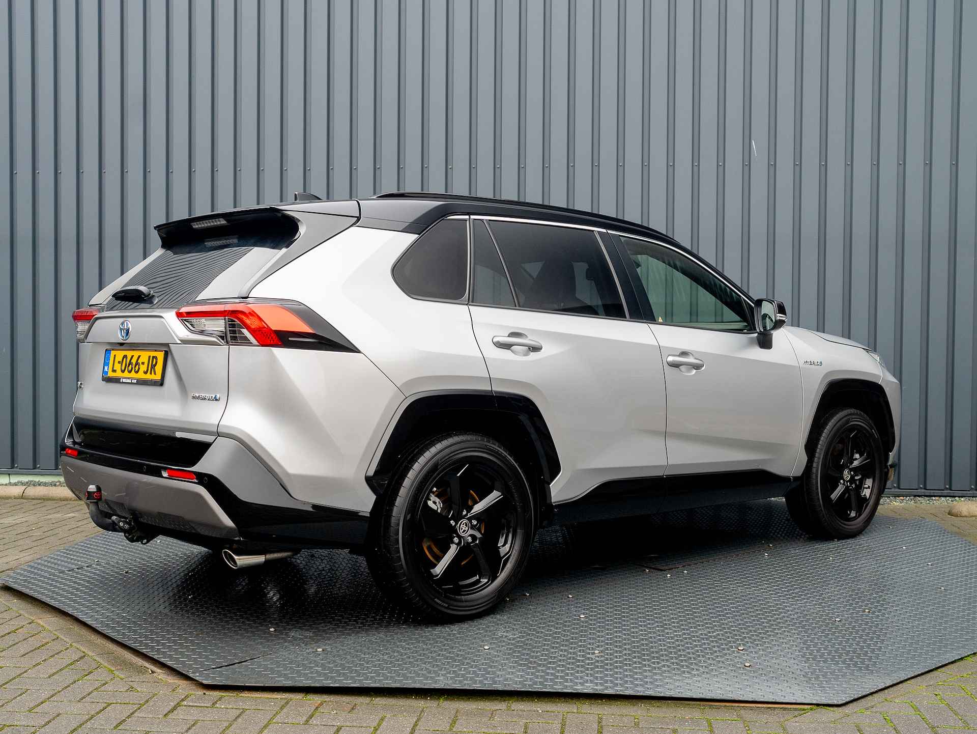 Toyota RAV4 2.5 Hybrid AWD Bi-Tone | Trekhaak afnb. | Stuur & Stoel verw. | Alarm | Prijs Rijklaar!! - 45/47