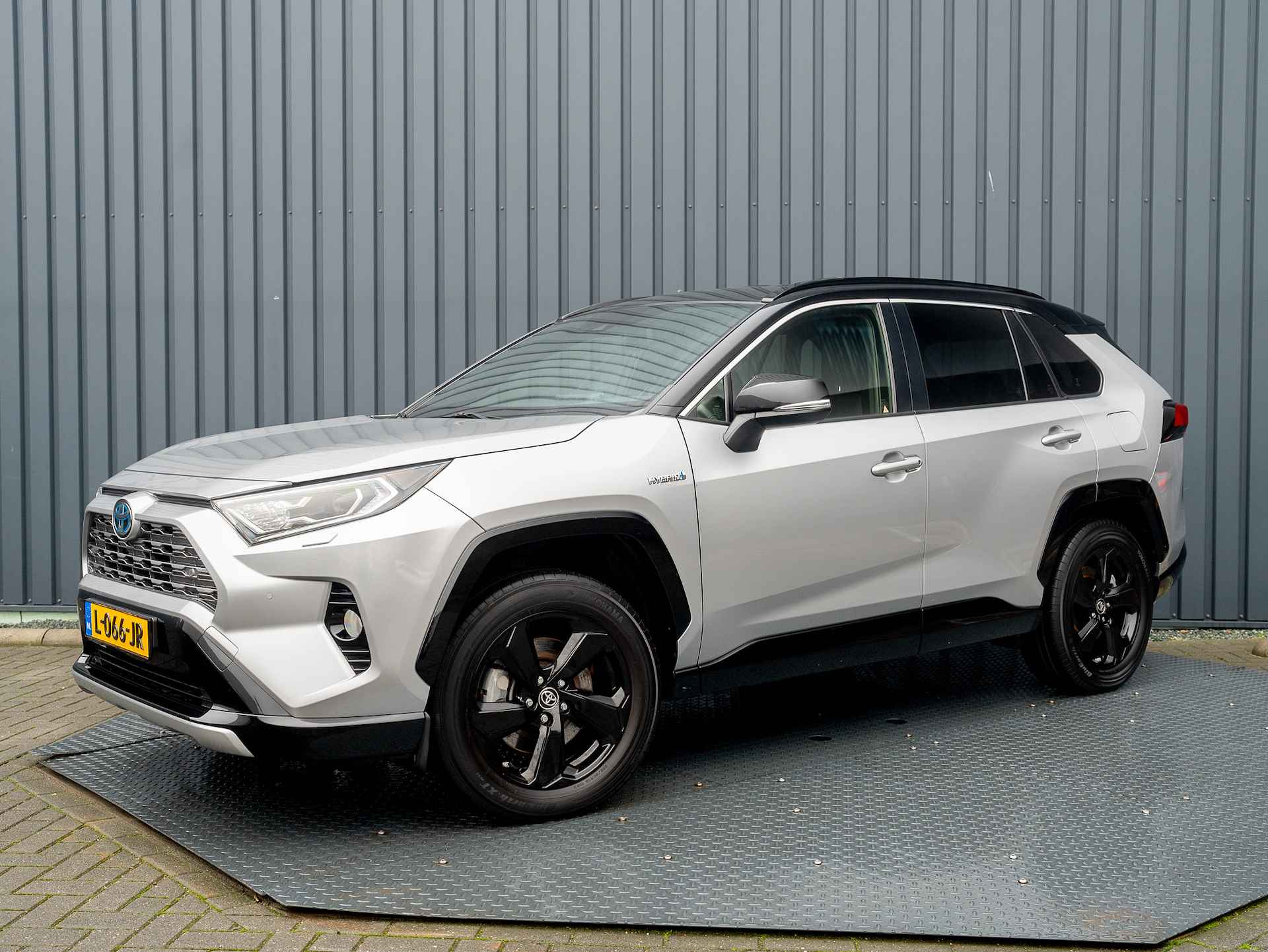 Toyota RAV4 2.5 Hybrid AWD Bi-Tone | Trekhaak afnb. | Stuur & Stoel verw. | Alarm | Prijs Rijklaar!! - 47/47