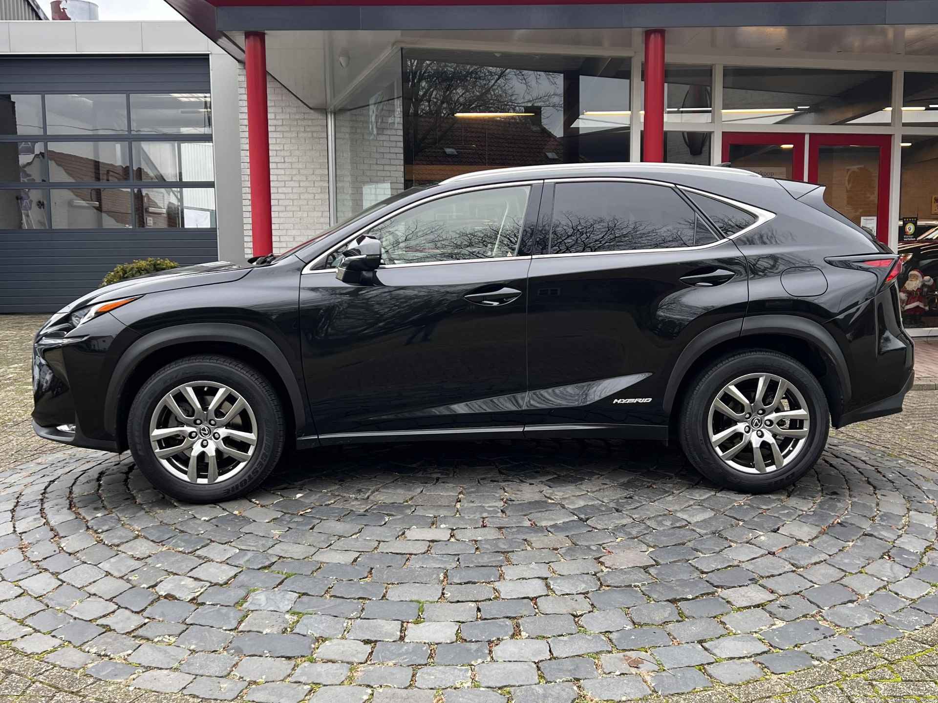 Lexus NX 300h AWD Luxury Line | Dealer onder. | Adap.Cruise | Schuif\Kanteldak | Leder | All-in rijklaarprijs - 3/46