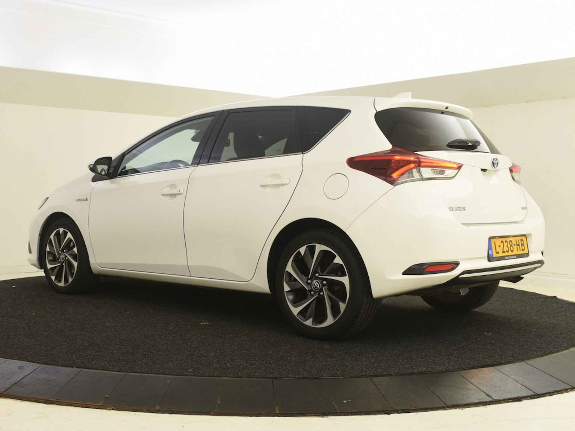 Toyota Auris 1.8 Hybrid Dynamic | Navigatie | Camera | Climate Controll - 5/27