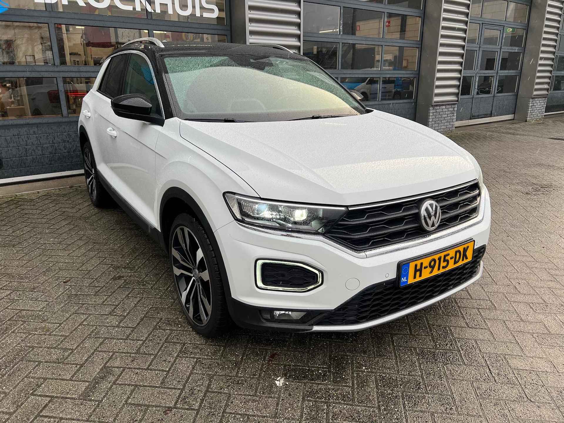 Volkswagen T-Roc 2.0 TSI 190 pk 4-Motion Sport Business R 7-DSG | Achteruitrijcamera | Dodehoek detectie | Trekhaak | - 4/35