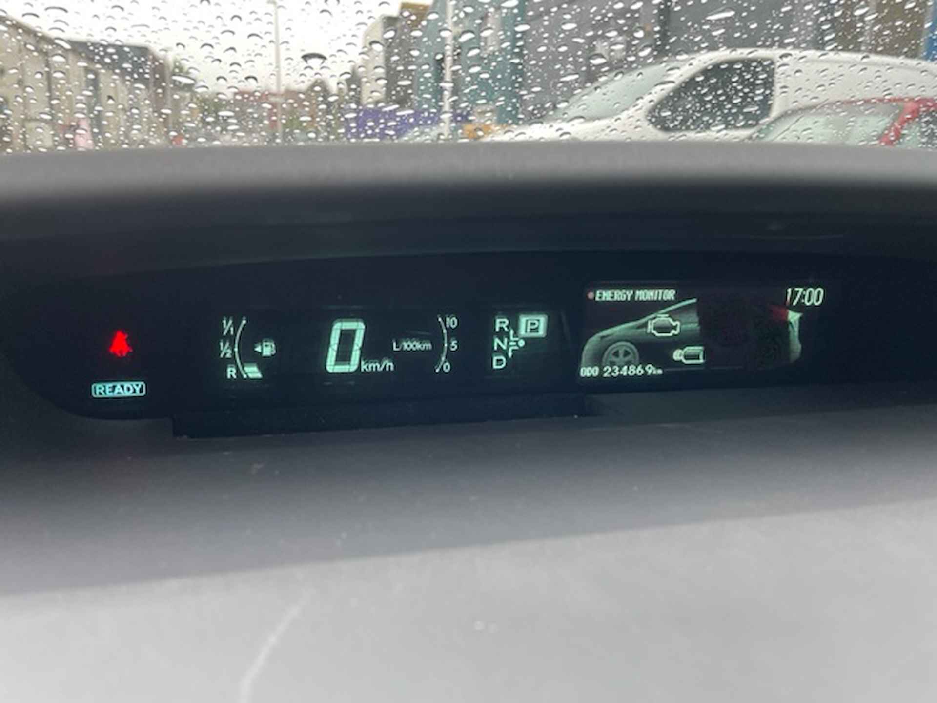 Toyota Prius 1.8 Plug-in Aspiration 2013 NAP Navigatie Half LEDER 2e eigenaar - APK feb-2025. Alle boekjes zijn aanwezig. - 14/36