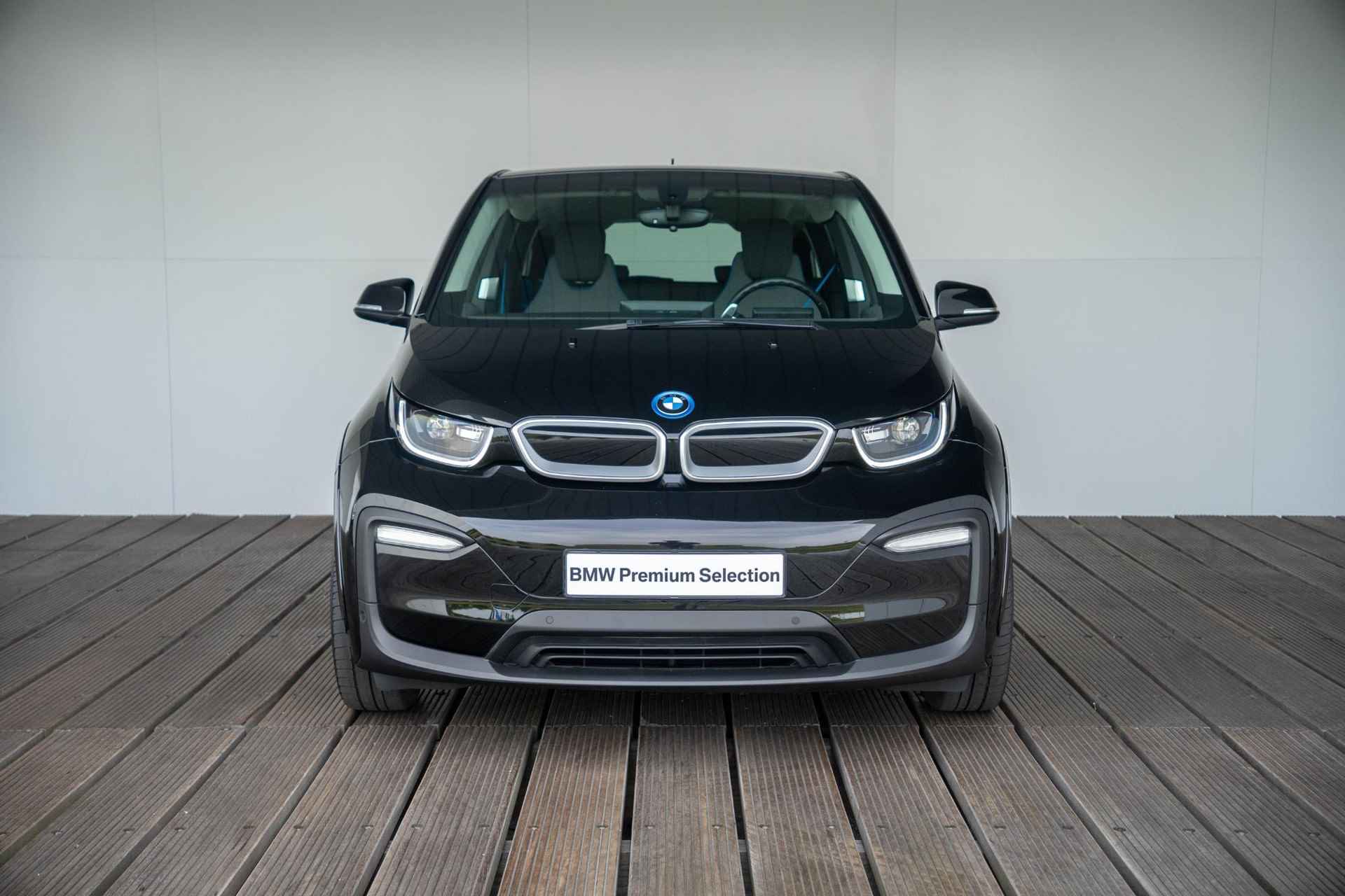 BMW i3 Dark Shadow Edition 120Ah 42 kWh | Achteruitrijcamera |Stoelverwarming |Extra getint glas | 20 inch - 3/29