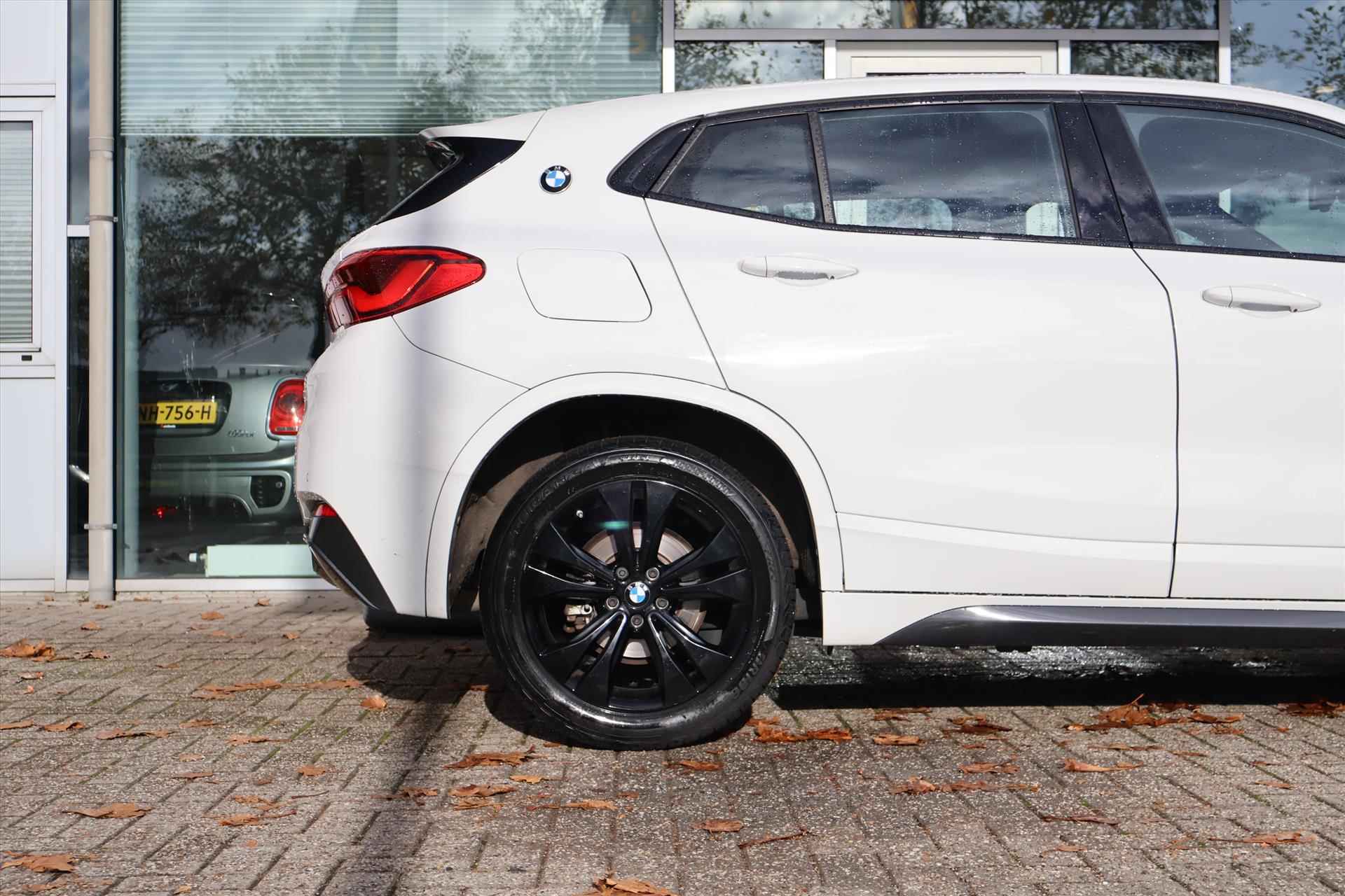 BMW X2 (f39) sDrive18i M-Sport 140pk Aut | Keyless | Head-up | Kuipstoelen | Navi | Cruise | Camera - 10/45