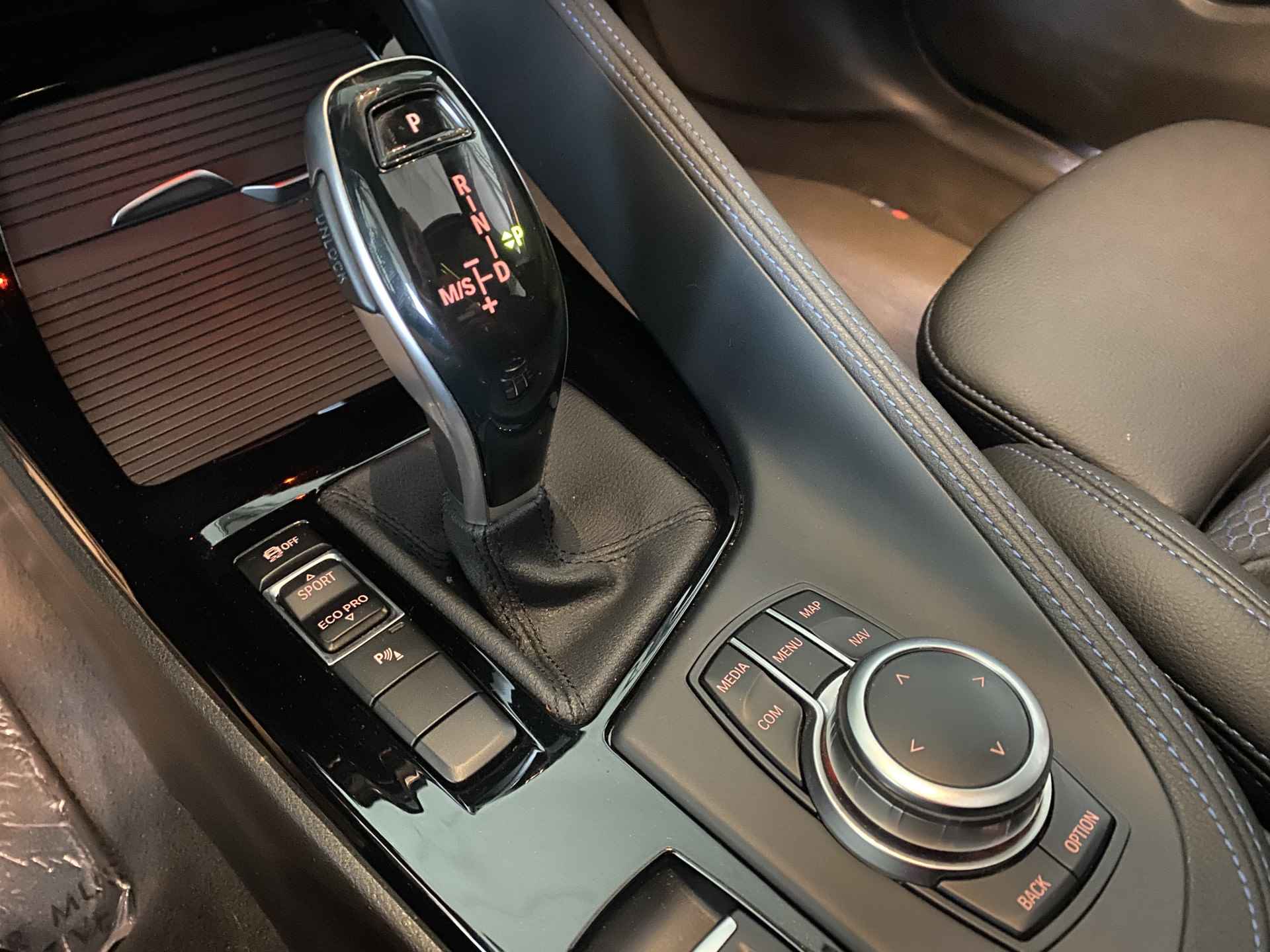 BMW X2 S-Drive 18i M-Sport | Automaat | Cruise Control | Navi | Stoelver. | Camera | - 17/45