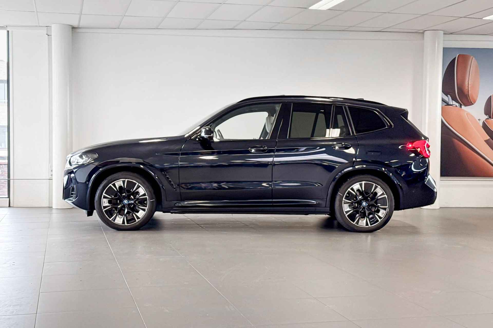 BMW iX3 High Executive 80 kWh | Harman Kardon | Glazen Panoramadak | Stoelverwarming | - 2/28