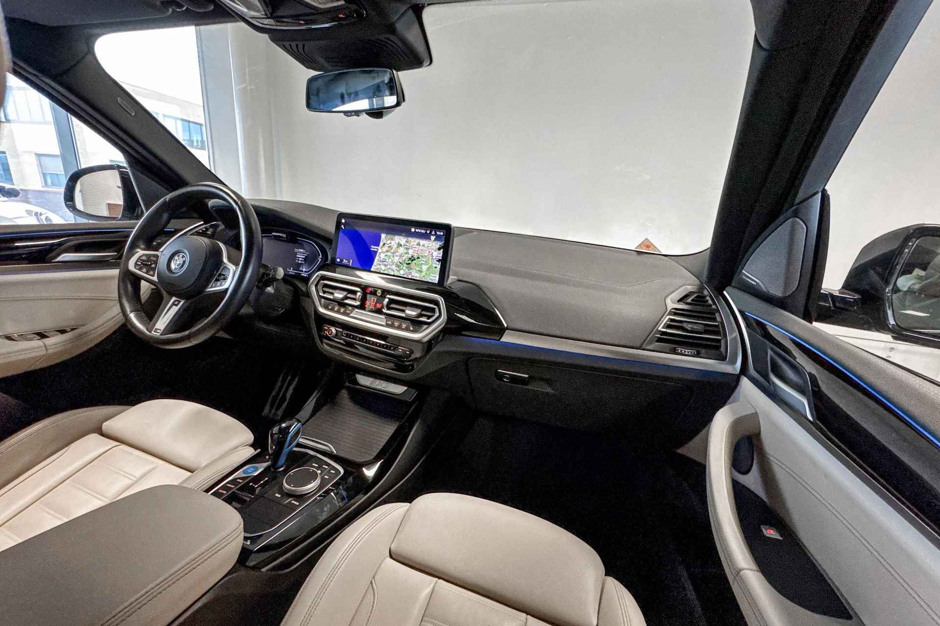 BMW iX3 High Executive 80 kWh | Harman Kardon | Glazen Panoramadak | Stoelverwarming | - 27/28