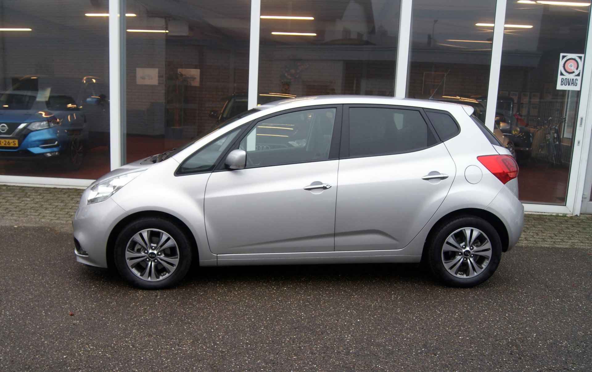 Kia Venga 1.6 CVVT ExecutiveLine Navi,Camera,Pdc,RIJKLAARPRIJS!! - 4/25